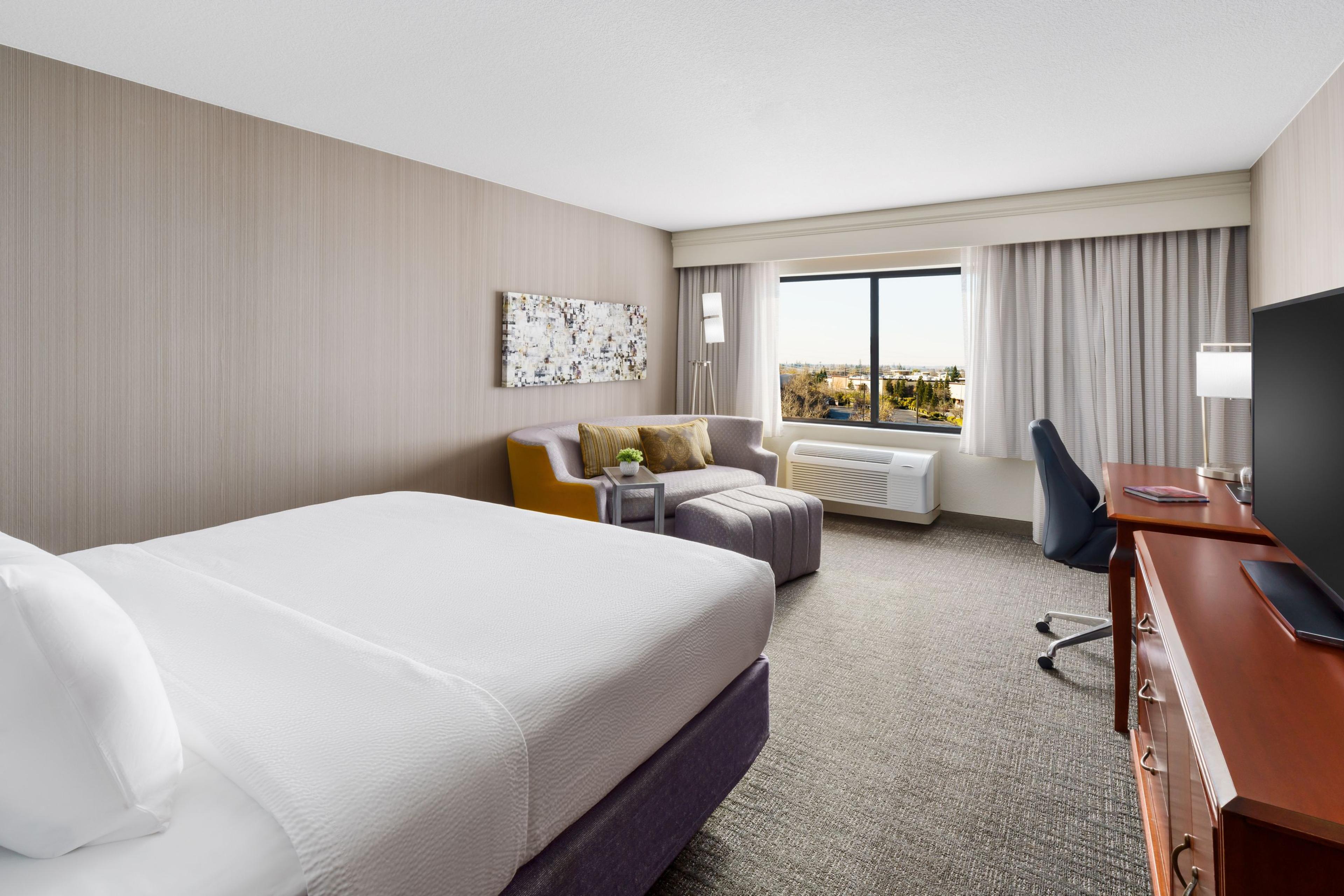 Courtyard by Marriott Roseville Galleria Mall/Creekside Ridge Drive