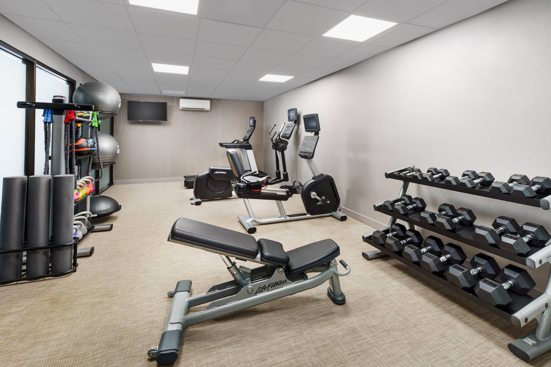 Courtyard by Marriott Manchester-Boston Regional Airport