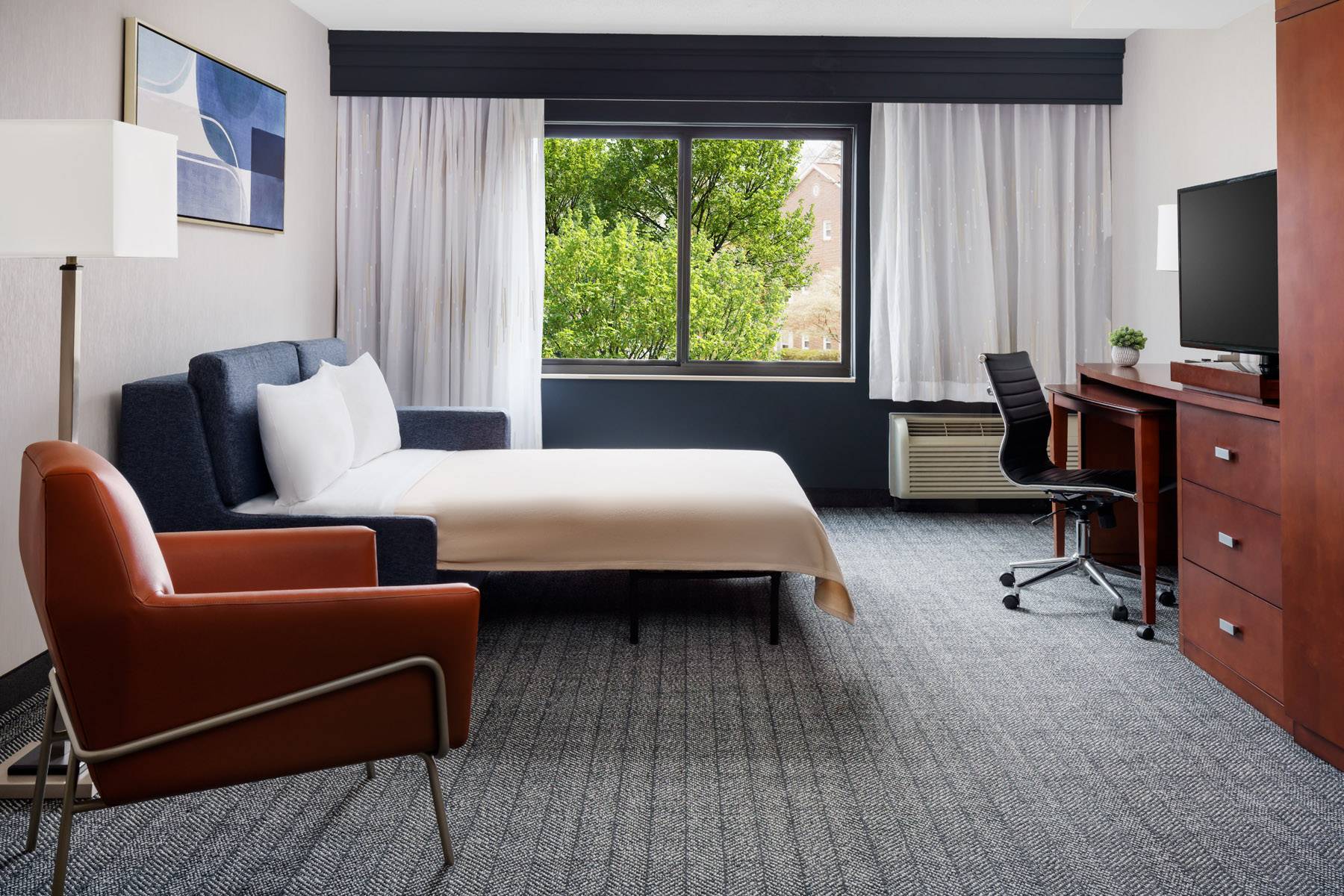 Courtyard by Marriott Manchester-Boston Regional Airport