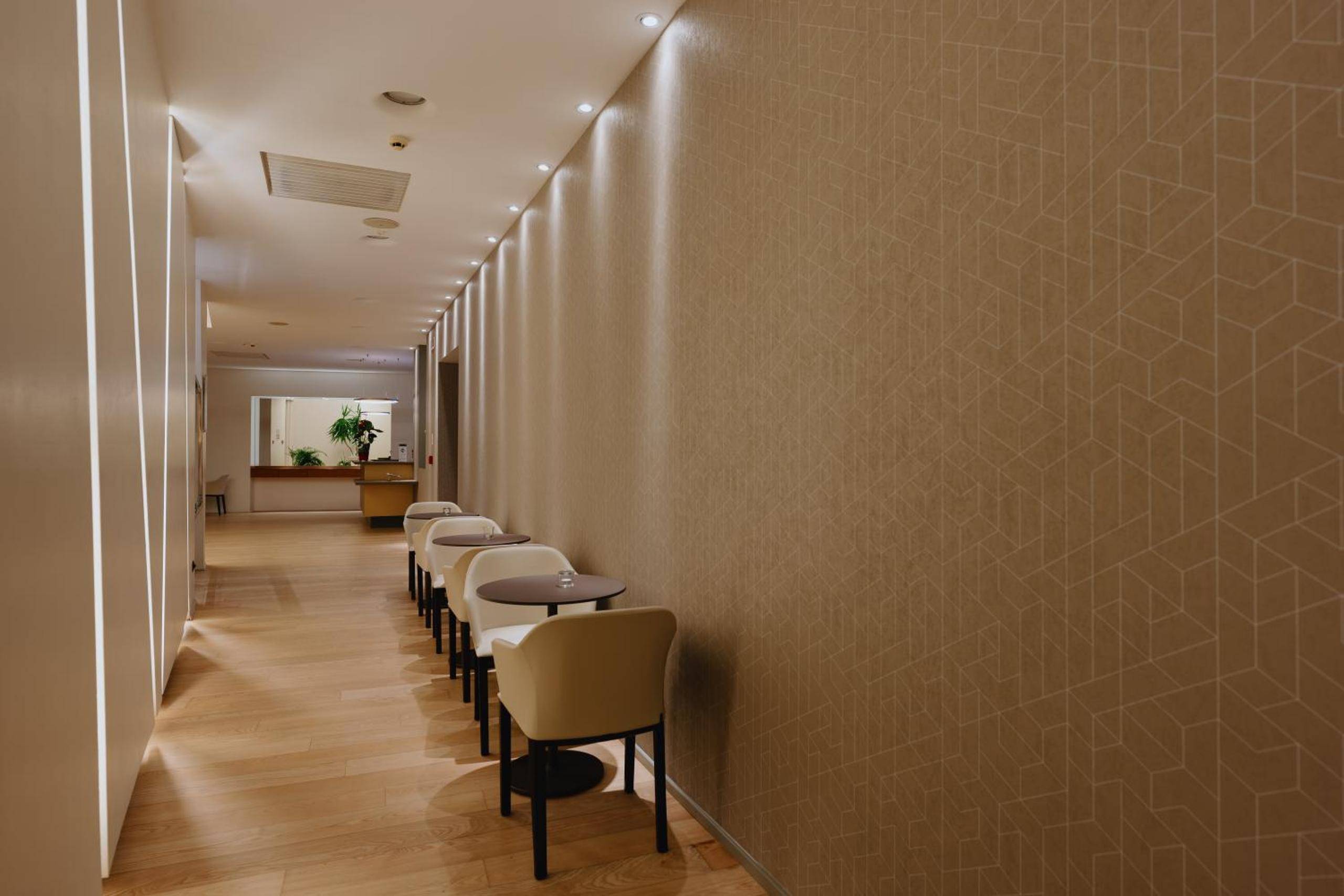 New Ipoint Hotel