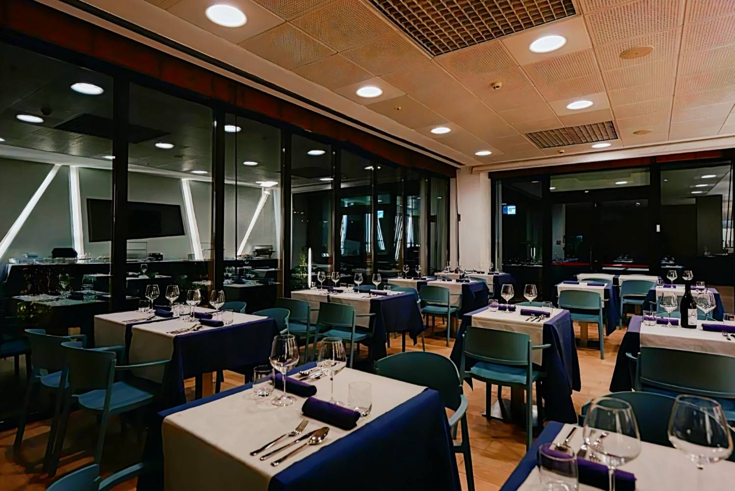 New Ipoint Hotel