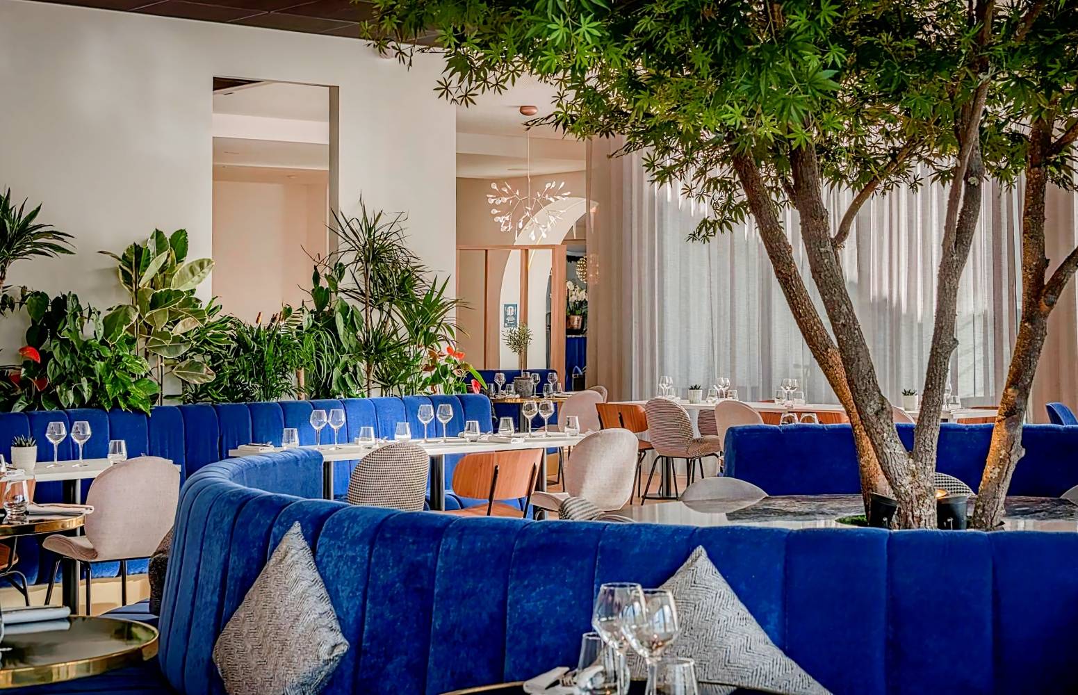 Golden Tulip Lyon Ouest Techlid Hotel & Spa, Limonest 16 during the