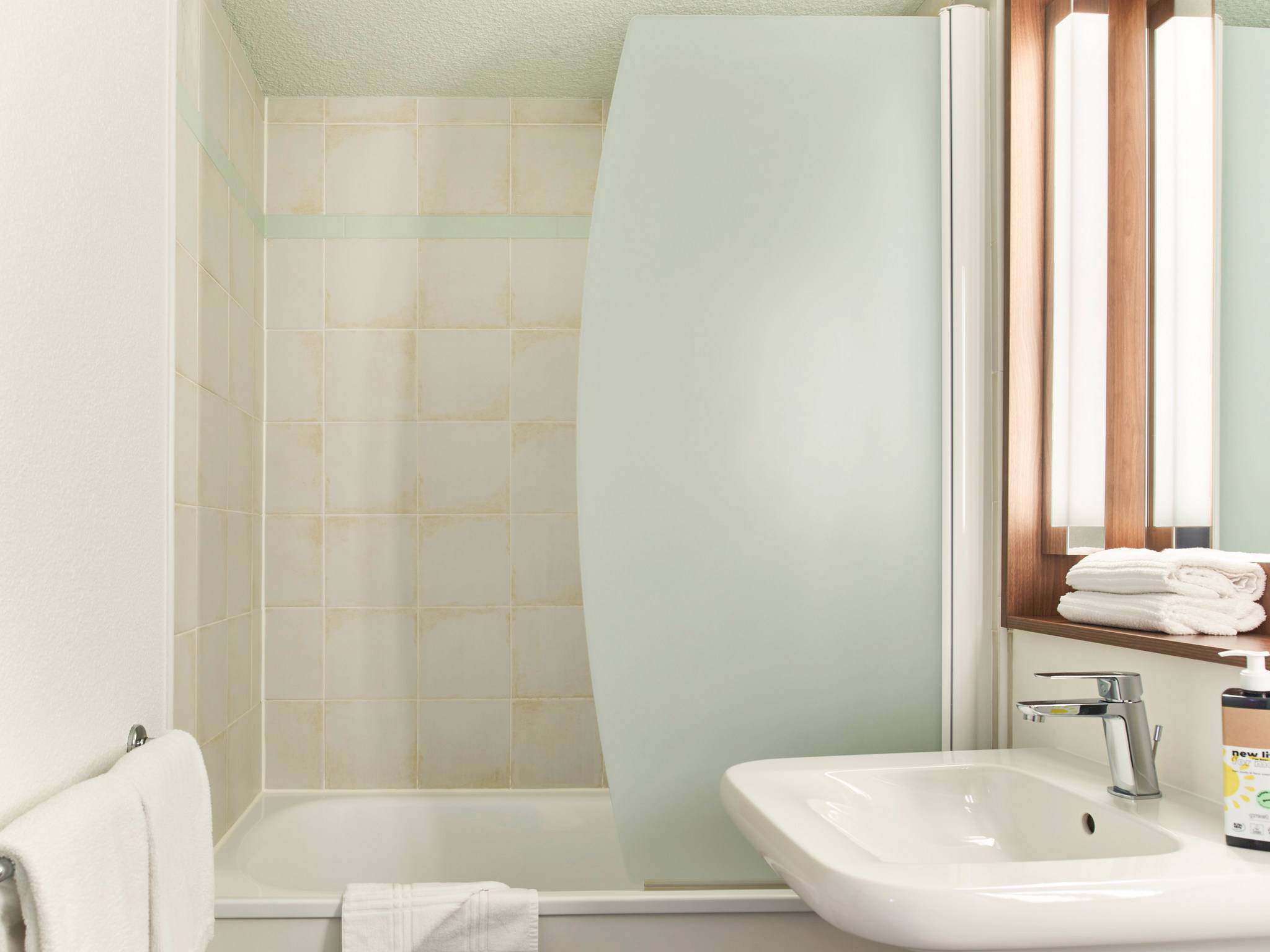 greet  Hotel Versailles - Voisins Le Bretonneux
