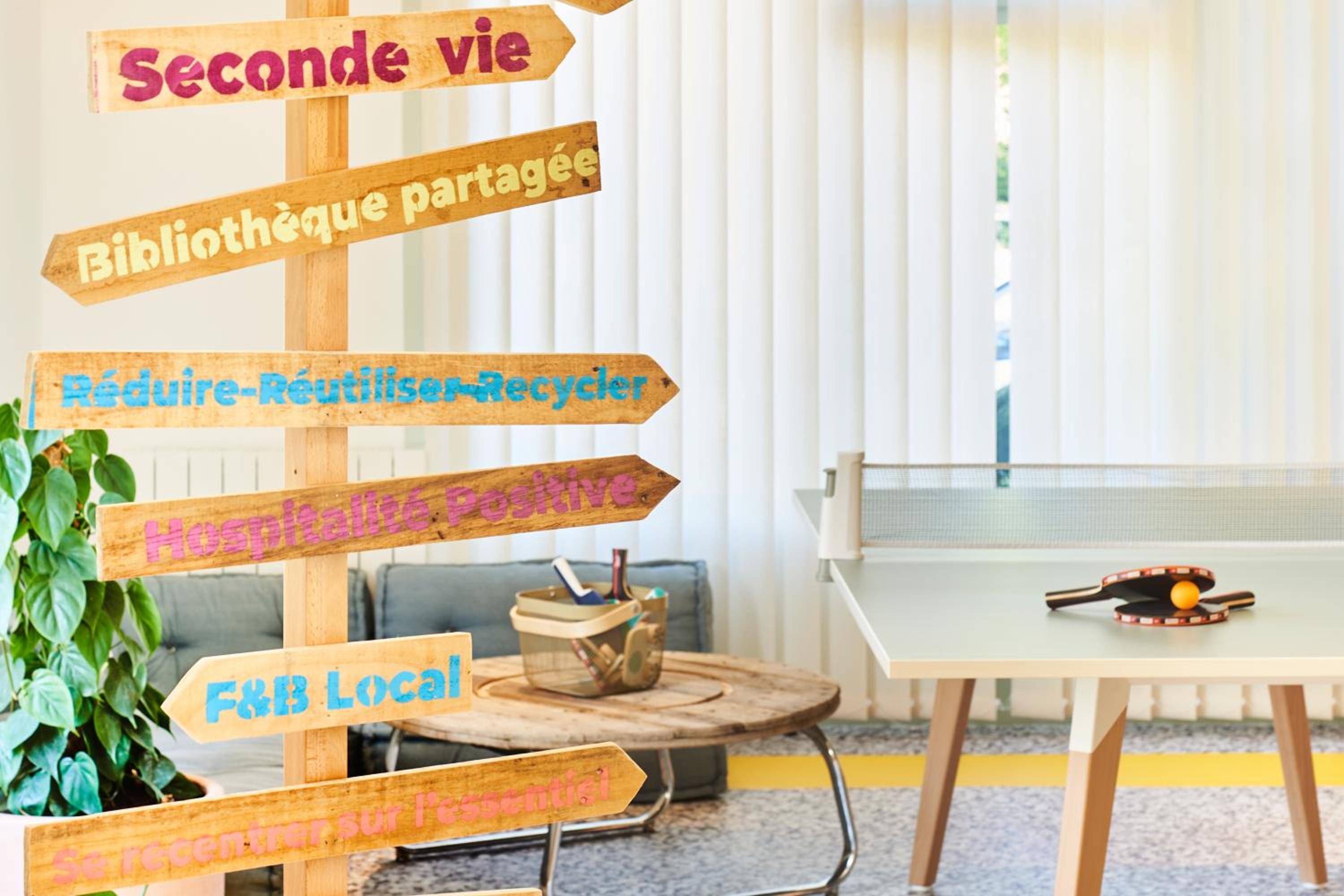 greet  Hotel Versailles - Voisins Le Bretonneux