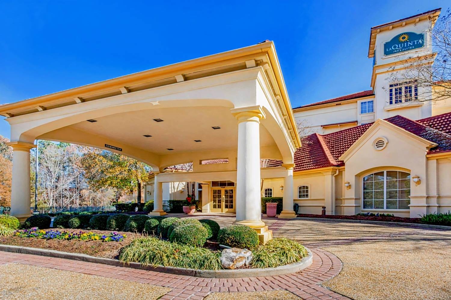 La Quinta Inn & Suites by Wyndham Raleigh Cary