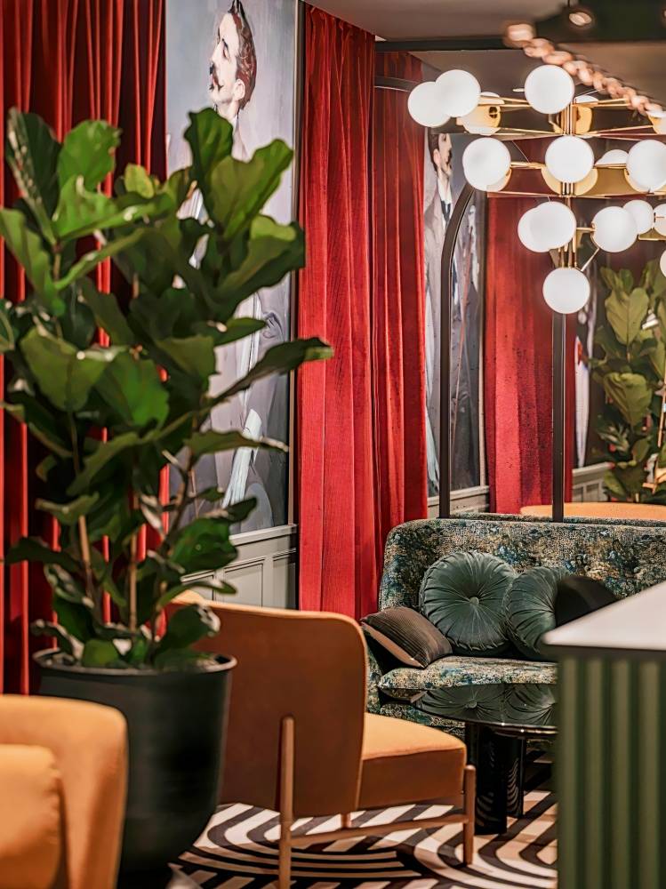 Dandy Hotel & Kitchen, Paris 1er hotel during the day