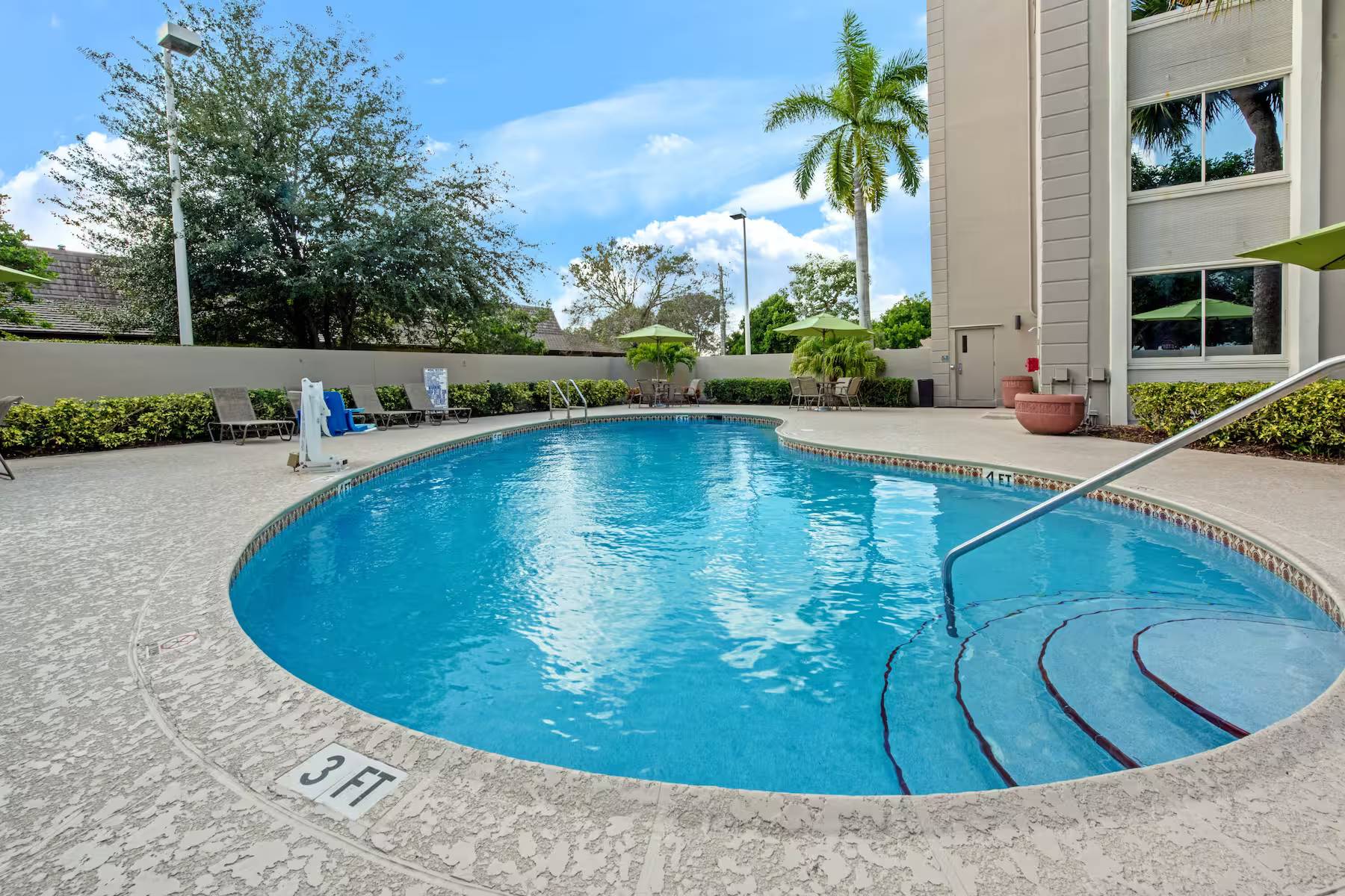 La Quinta Inn & Suites by Wyndham Coral Springs South