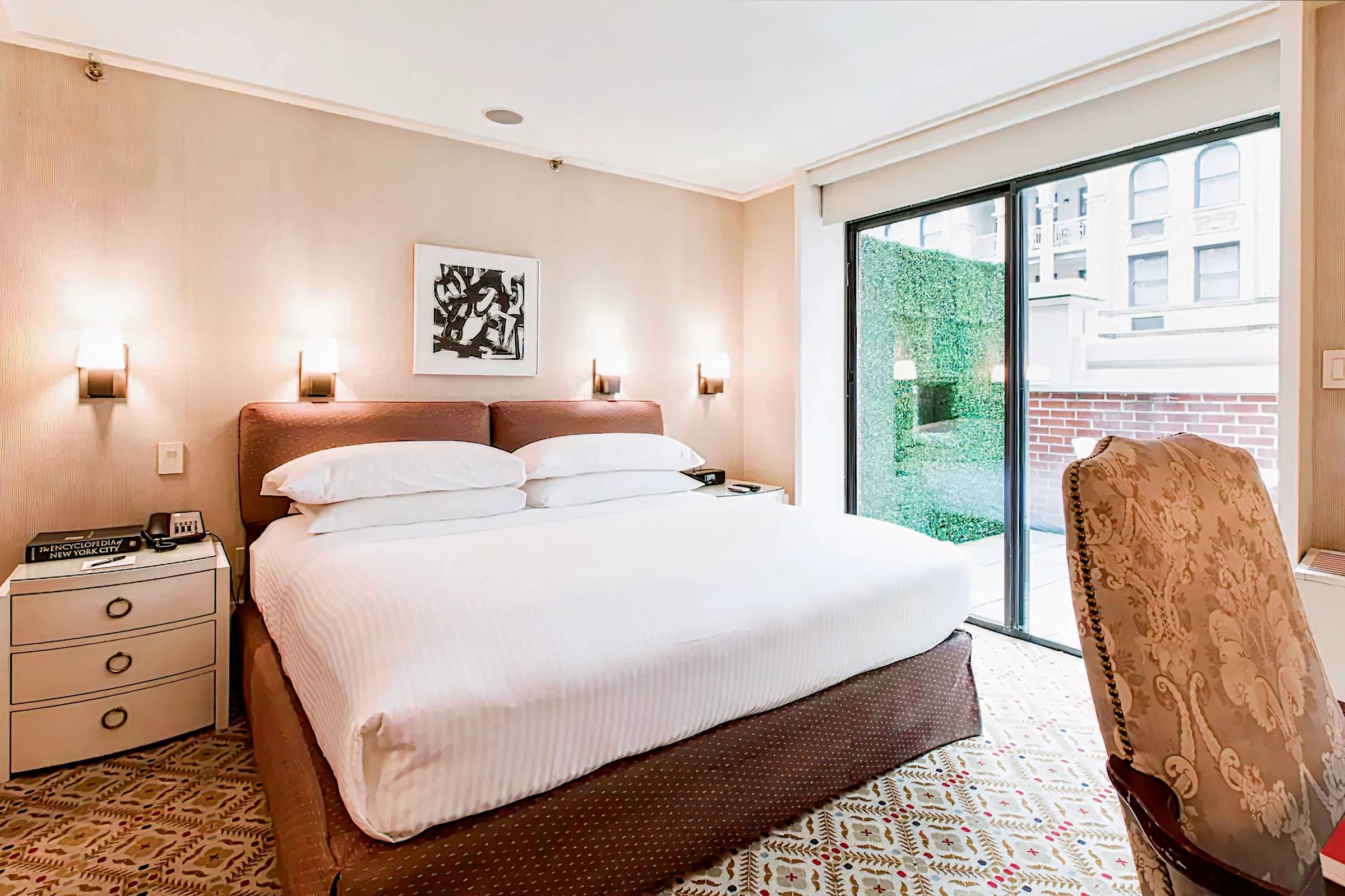 City Club Hotel