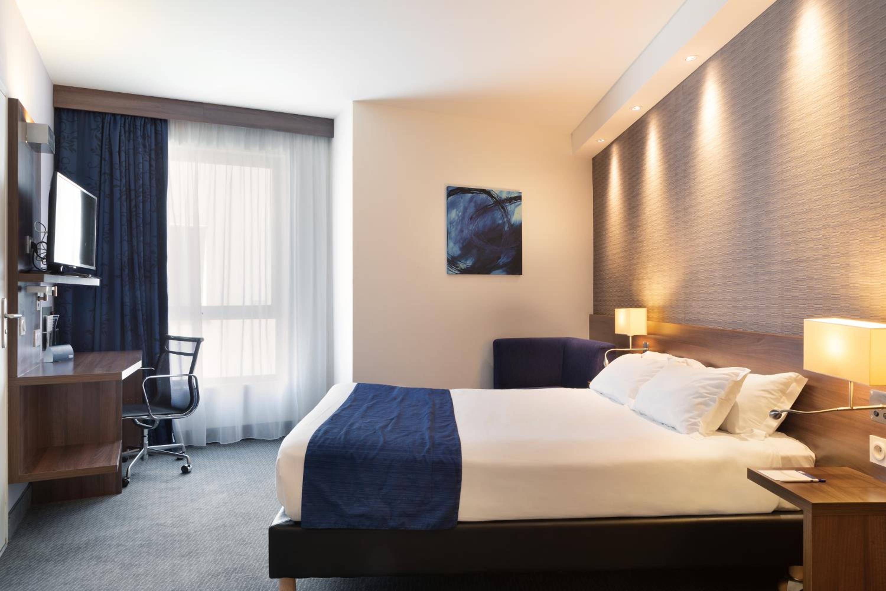 Holiday Inn Express - Marseille Airport, an IHG Hotel