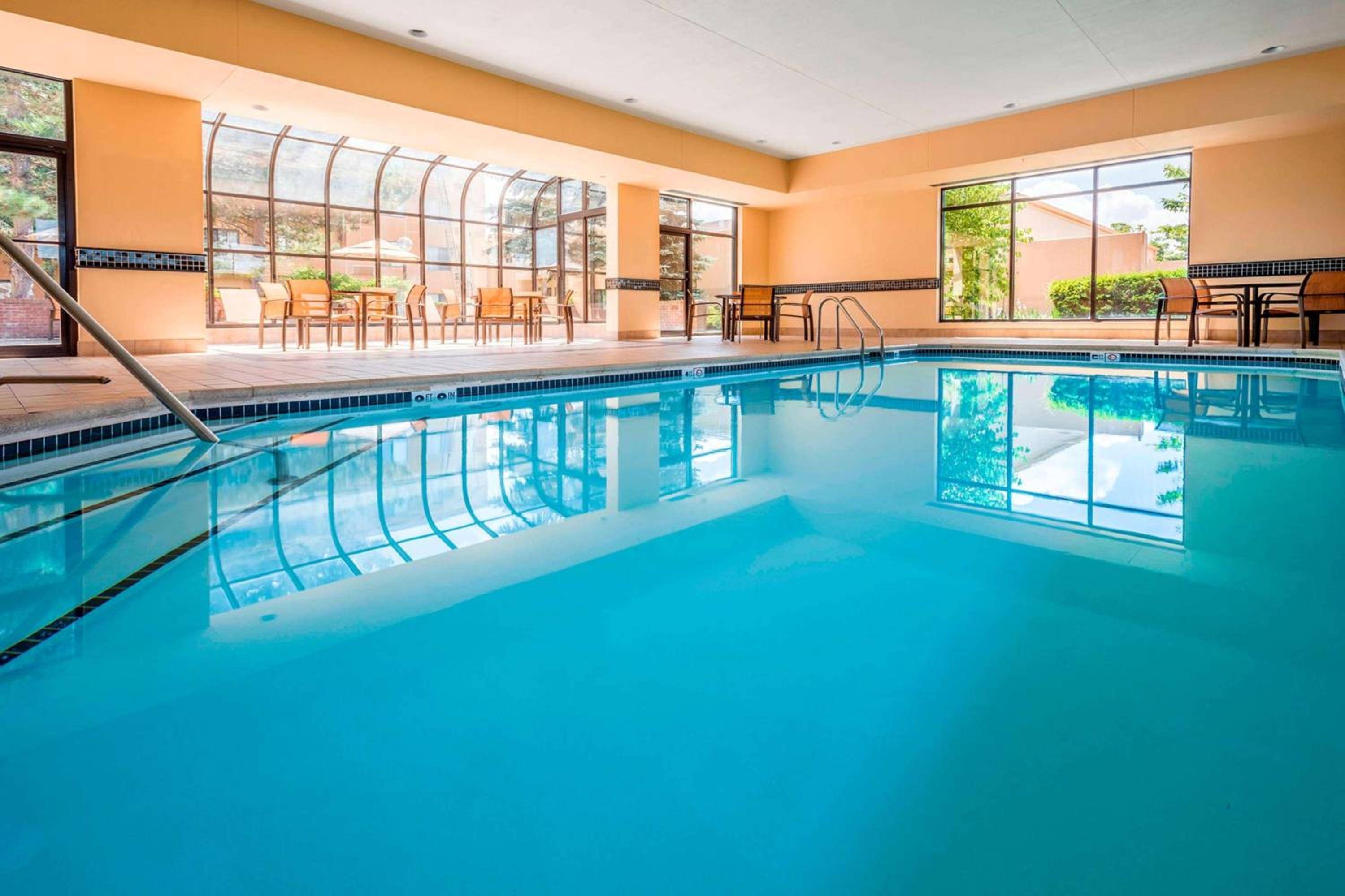 Sonesta Select Kansas City South Overland Park