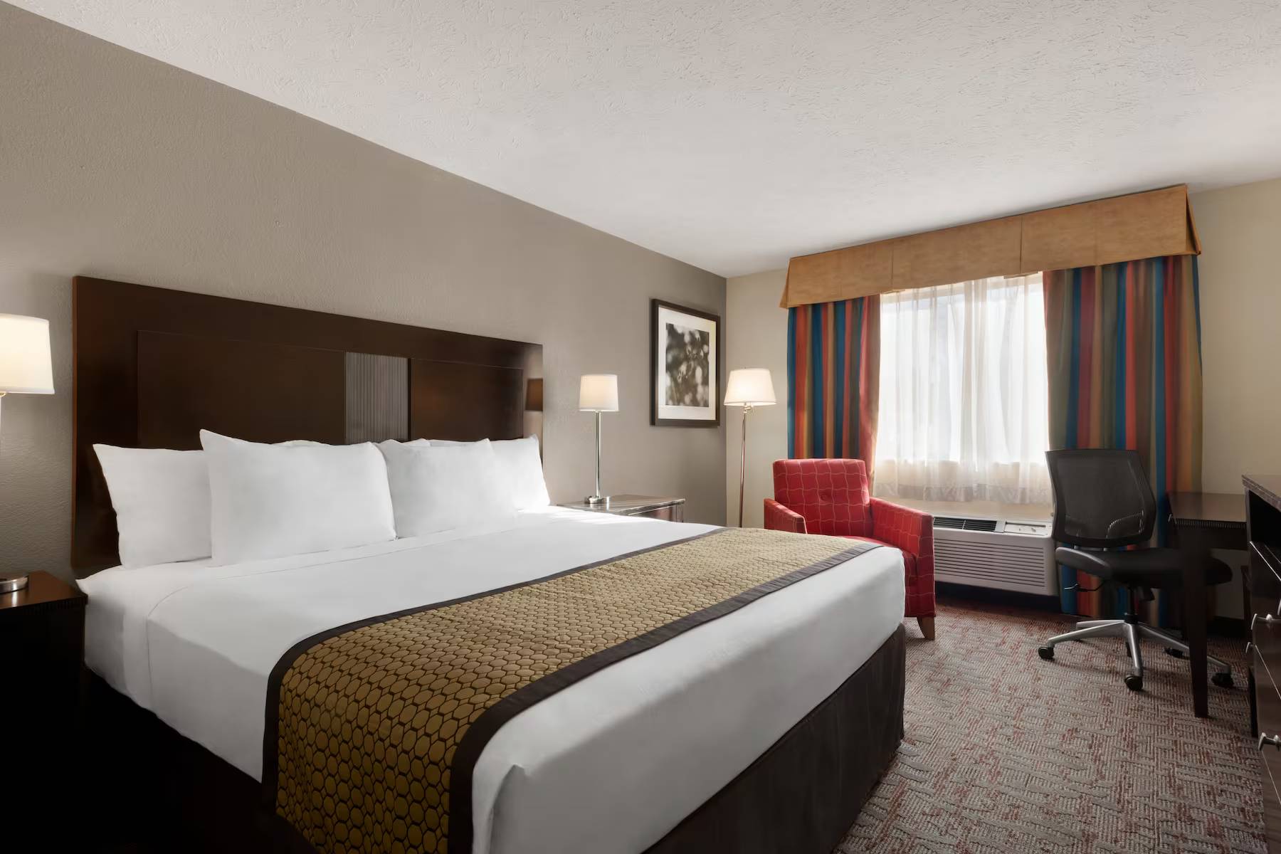 Baymont by Wyndham Belleville Airport Area Free Airport Shuttle