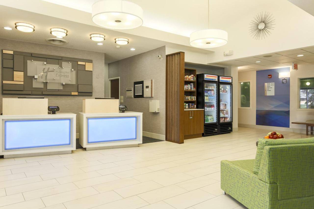 Holiday Inn Express Irondequoit