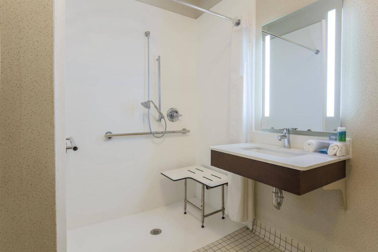 Holiday Inn Express Irondequoit
