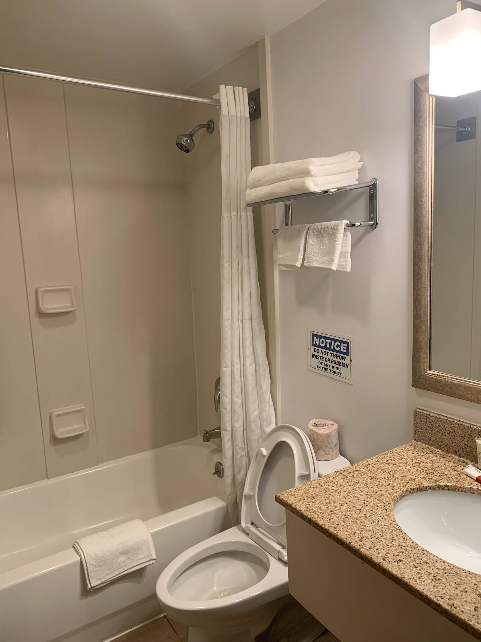Sky Hotel Flushing/Laguardia Airport