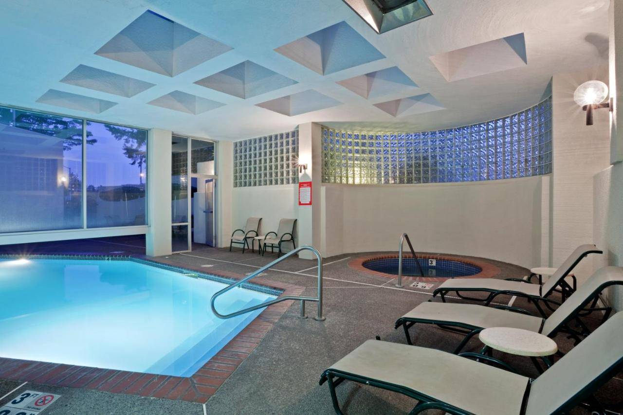AC Hotel Portland Lake Oswego