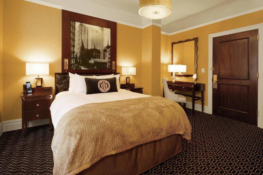The Algonquin Hotel Times Square, Autograph Collection