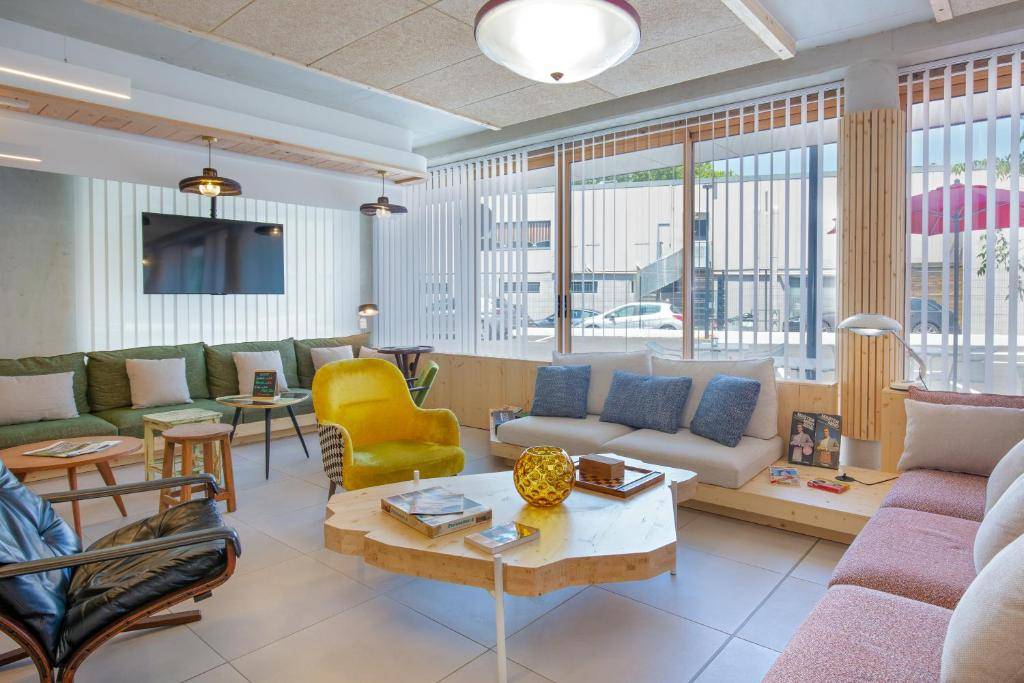 greet hotel Salon-de-Provence
