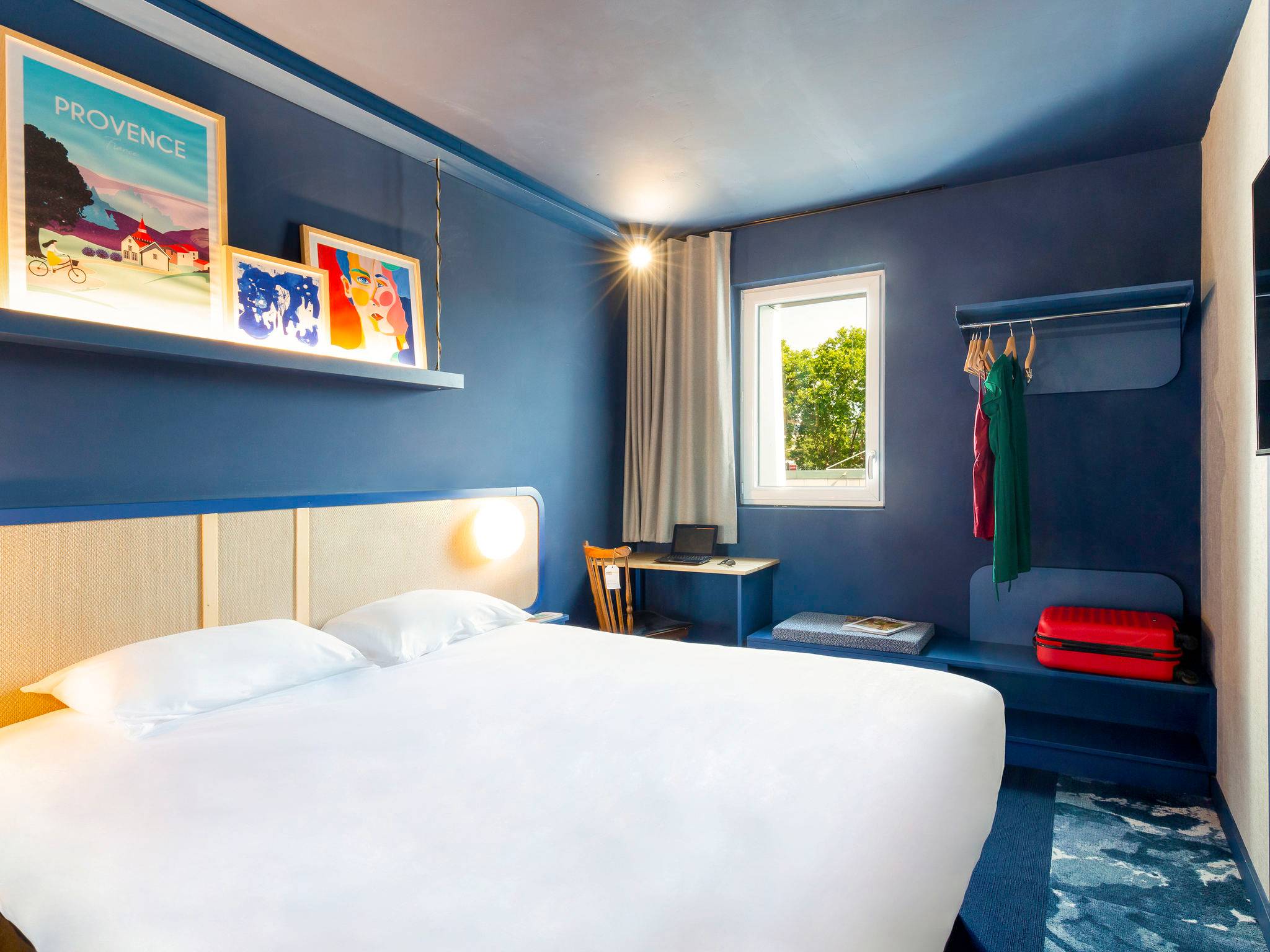 greet hotel Salon-de-Provence
