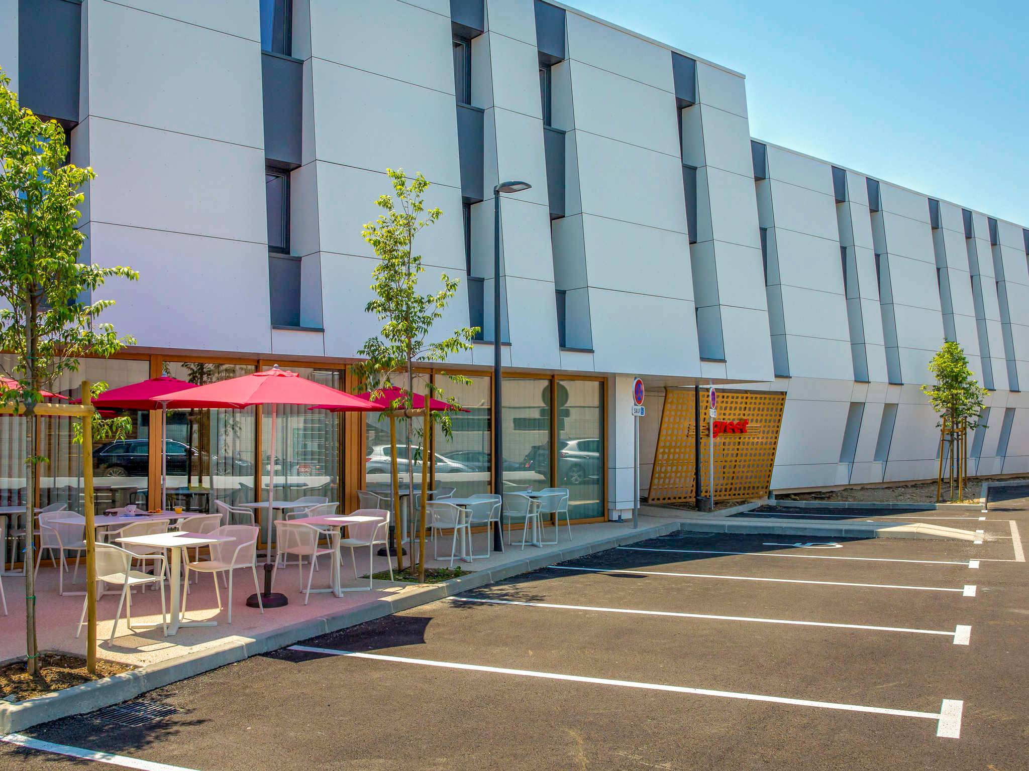 greet hotel Salon-de-Provence