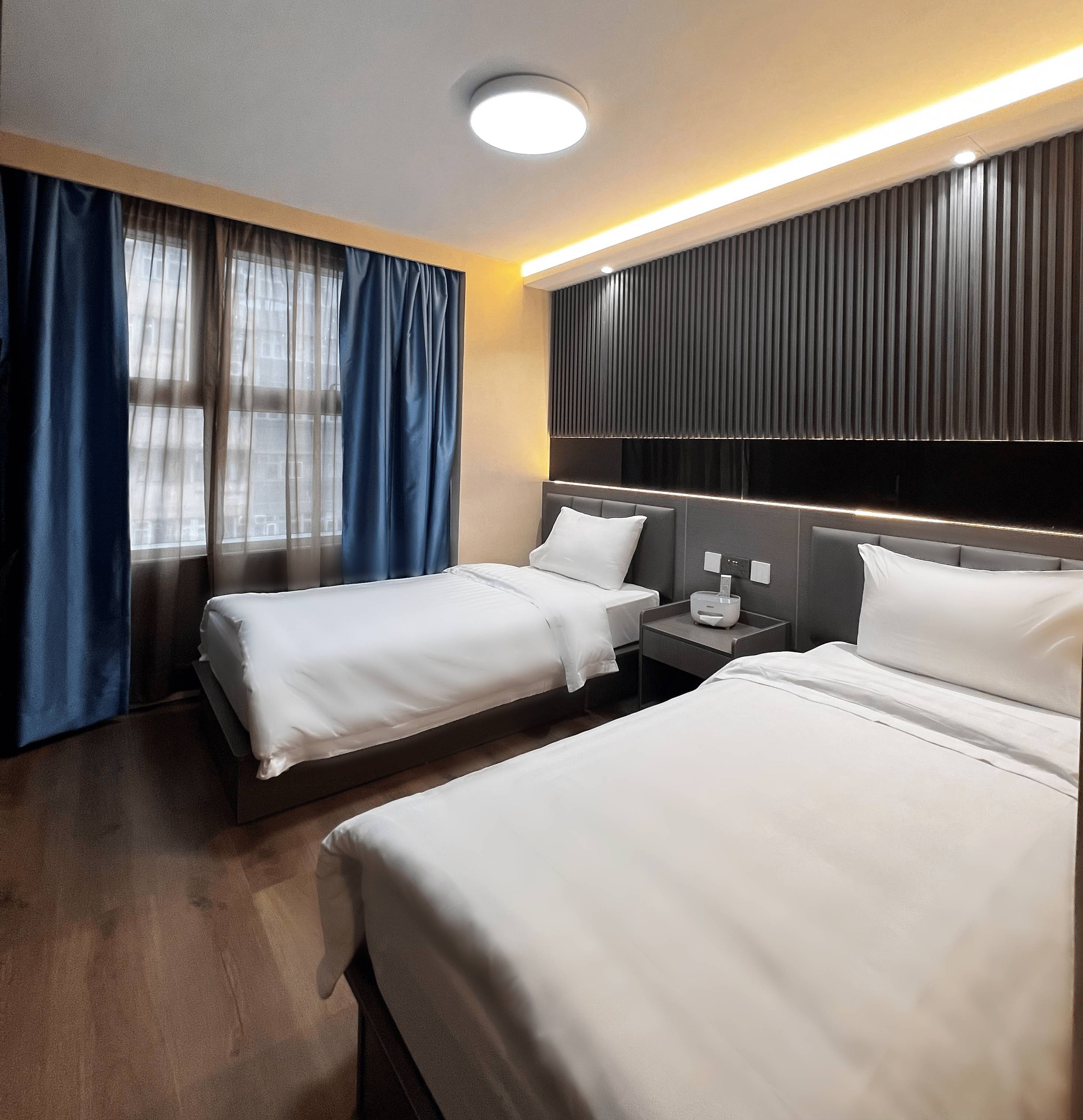 Hennessy Hotel