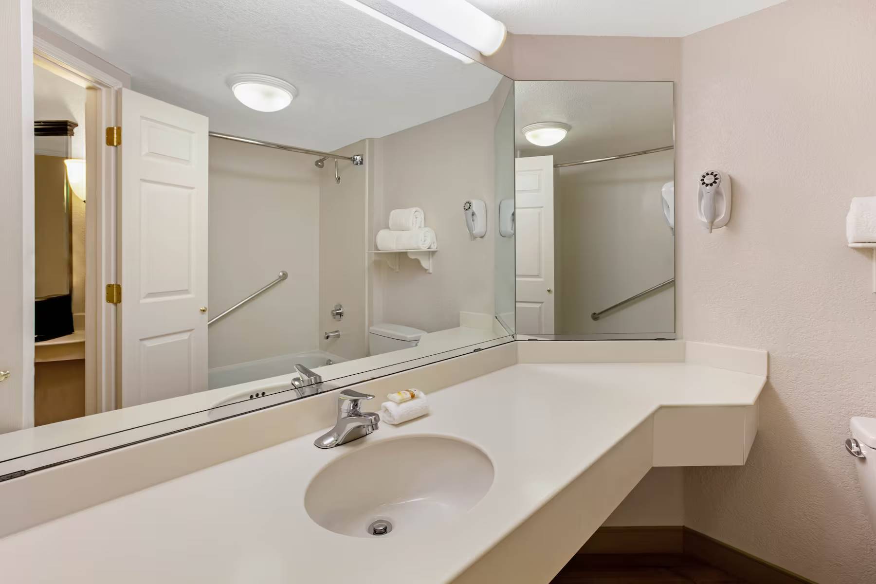 La Quinta by Wyndham Dallas DFW Airport North