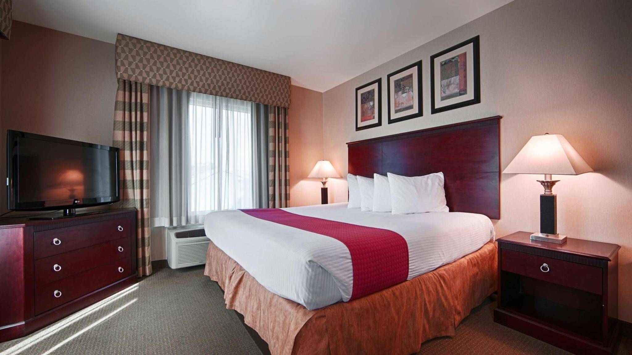 Riverview Inn and Suites Rahway