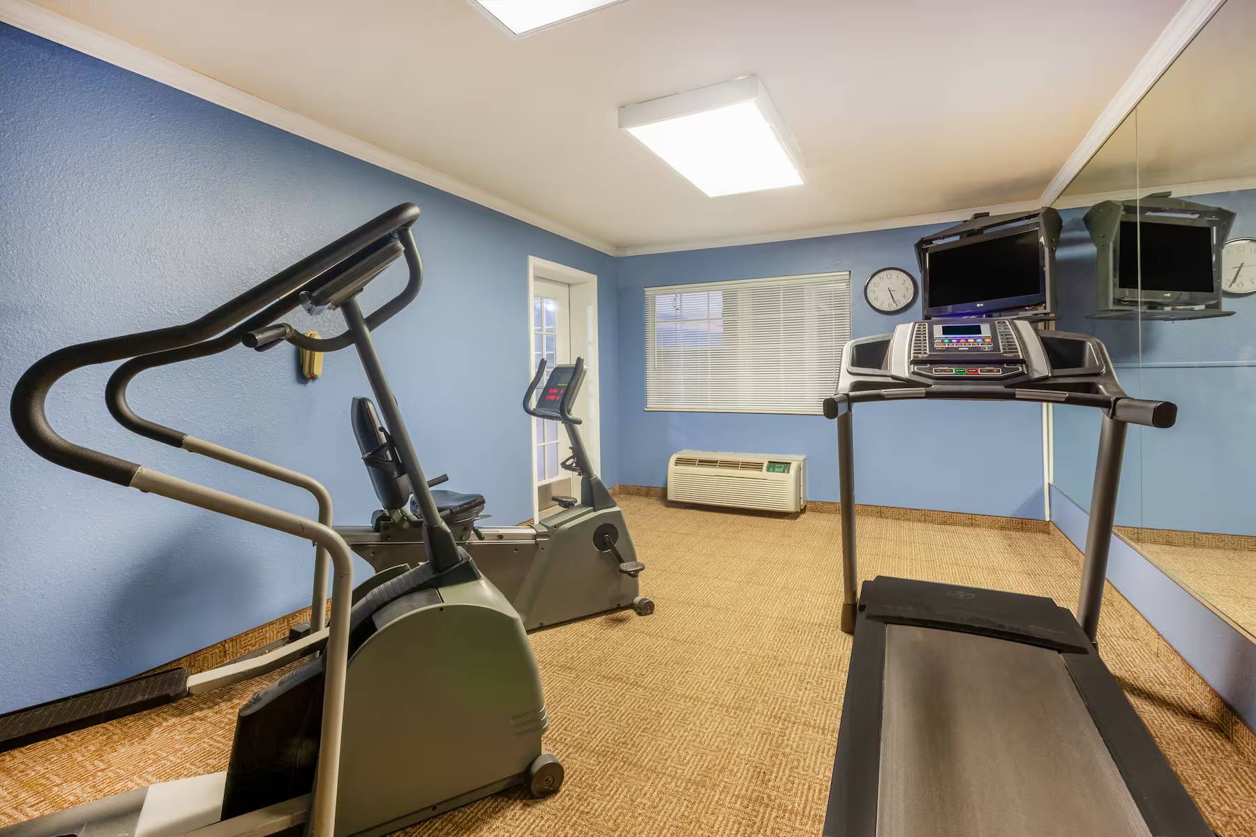 Days Inn by Wyndham Austintown