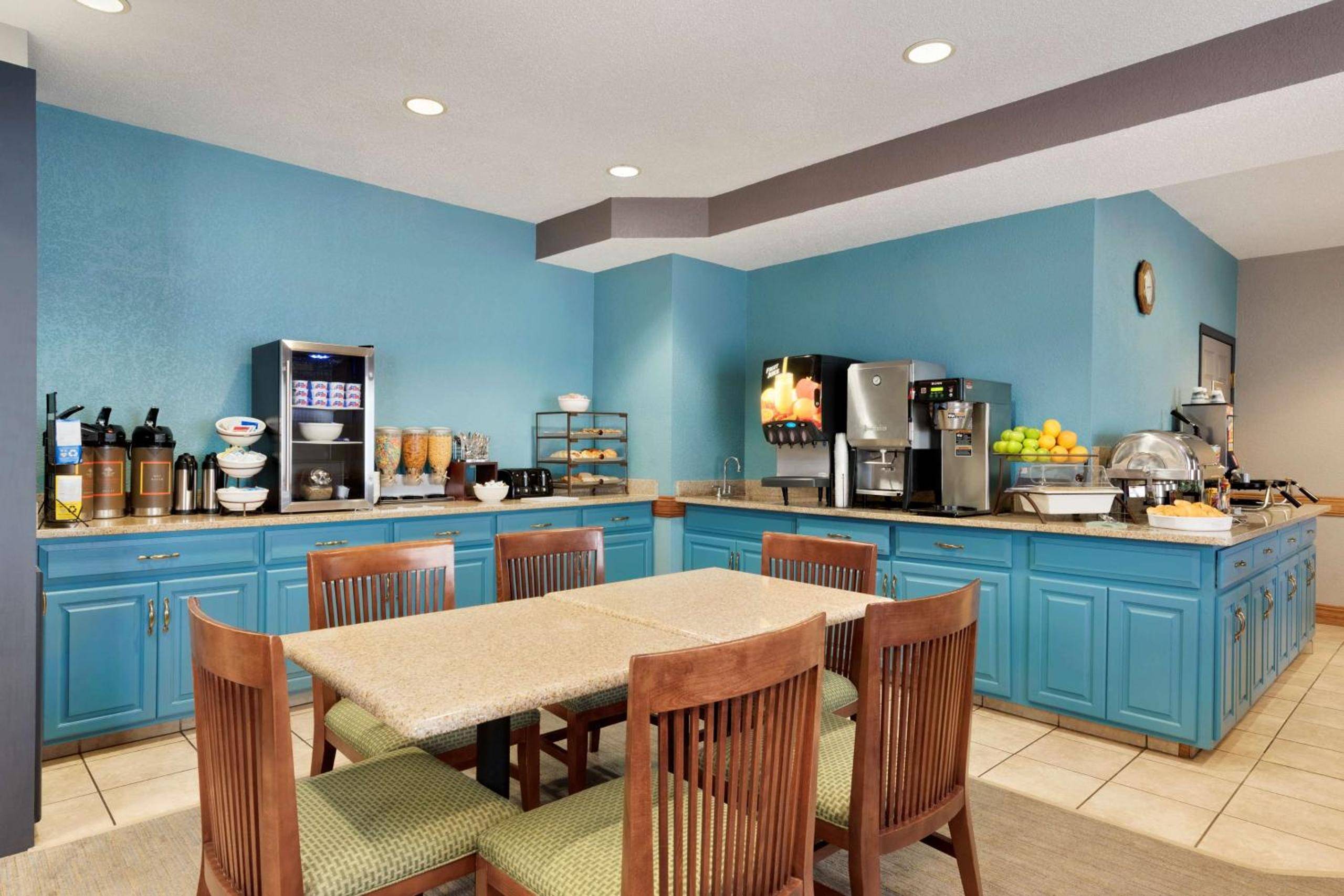 AmeriVu Inn & Suites - Shakopee