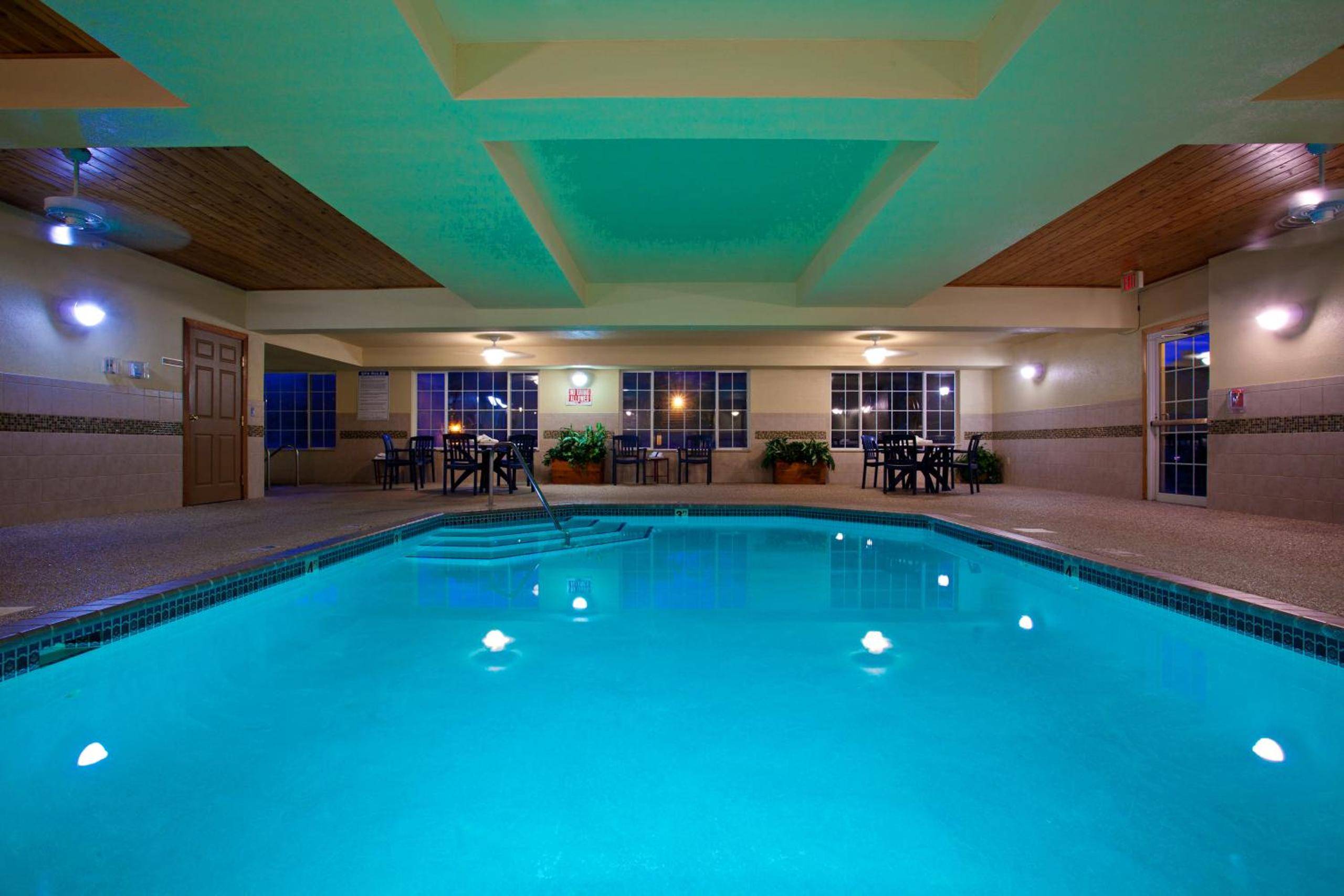 AmeriVu Inn & Suites - Shakopee