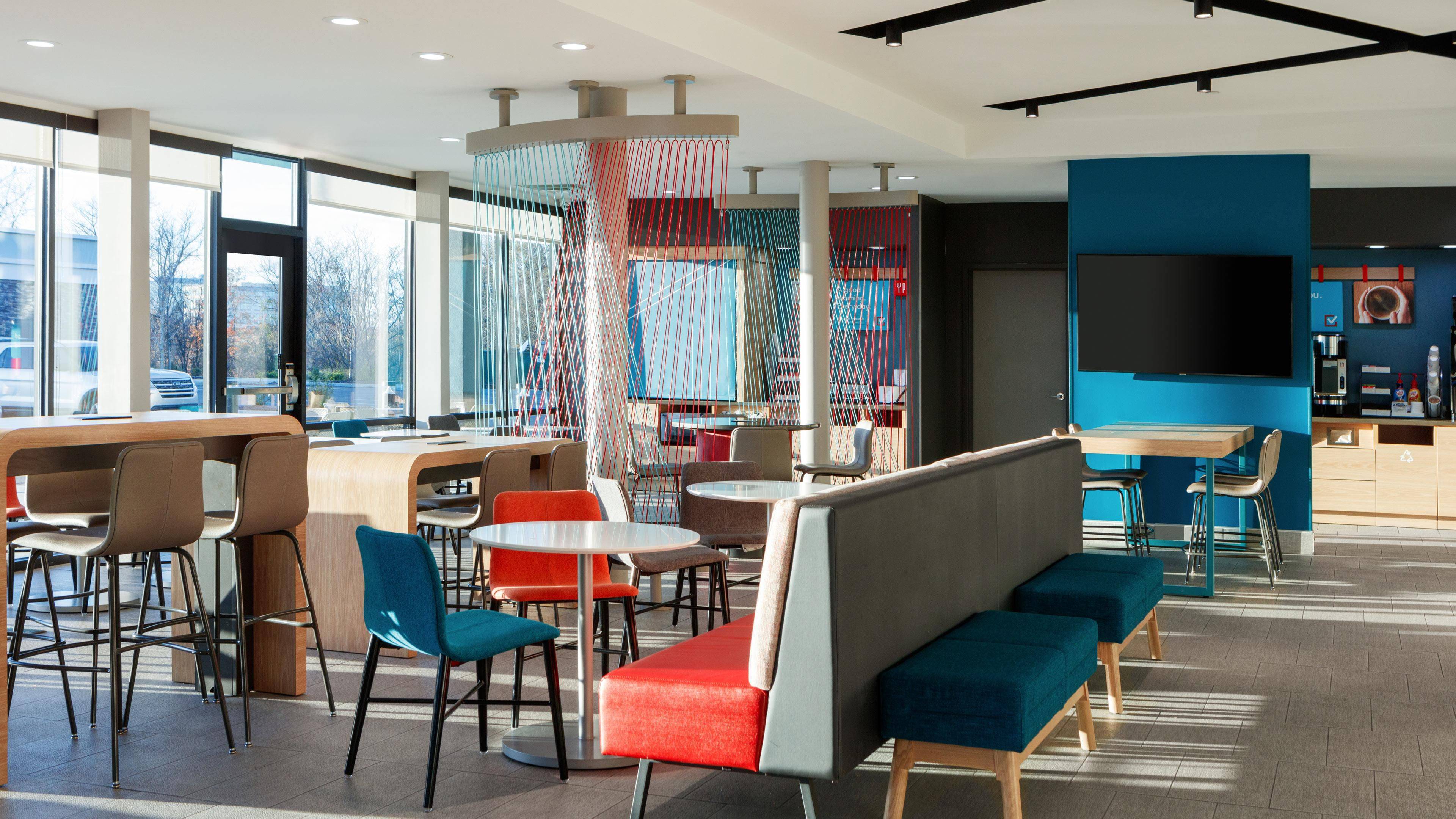 avid hotels - Brooklyn Dyker Heights, an IHG Hotel