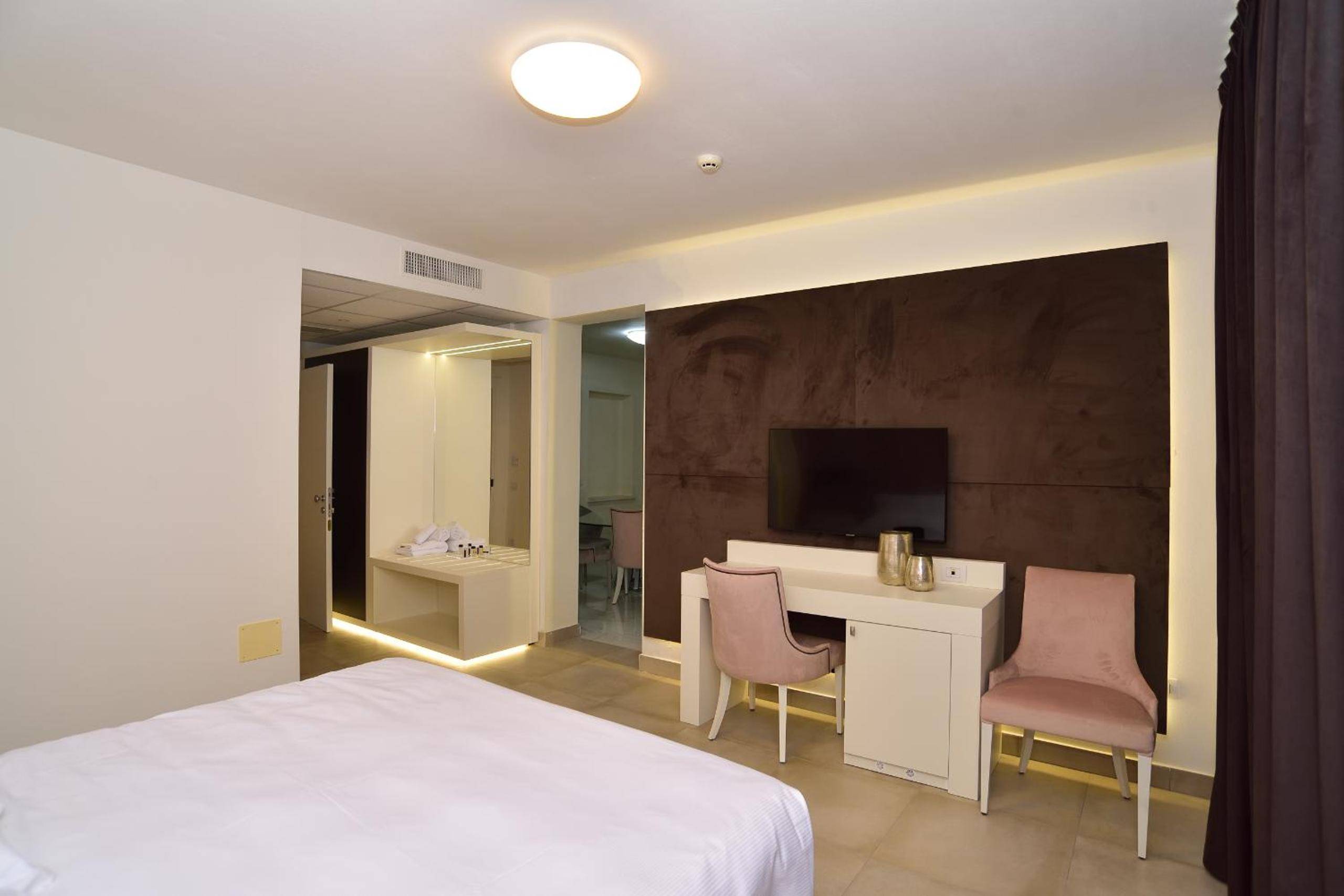 M2 Hotel