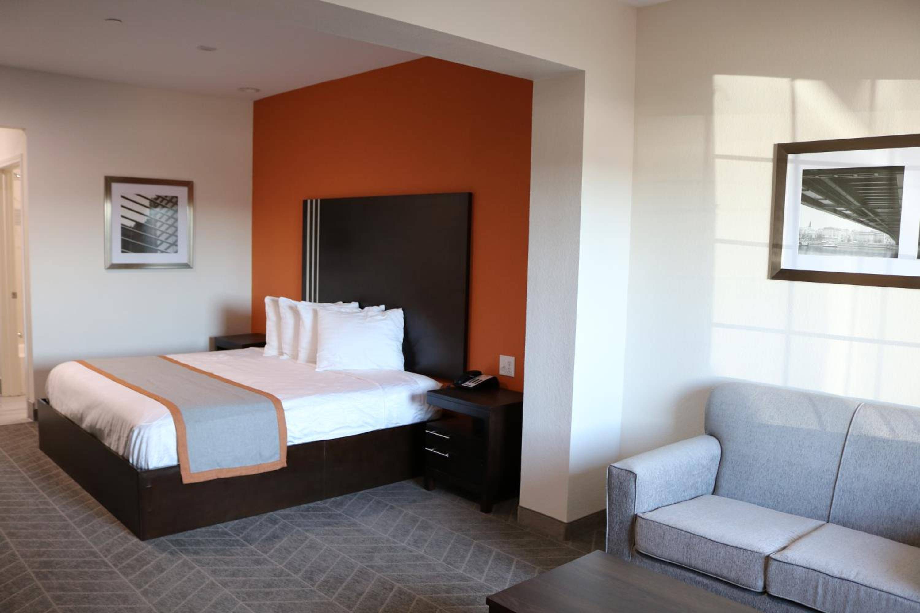 Scottish Inns & Suites
