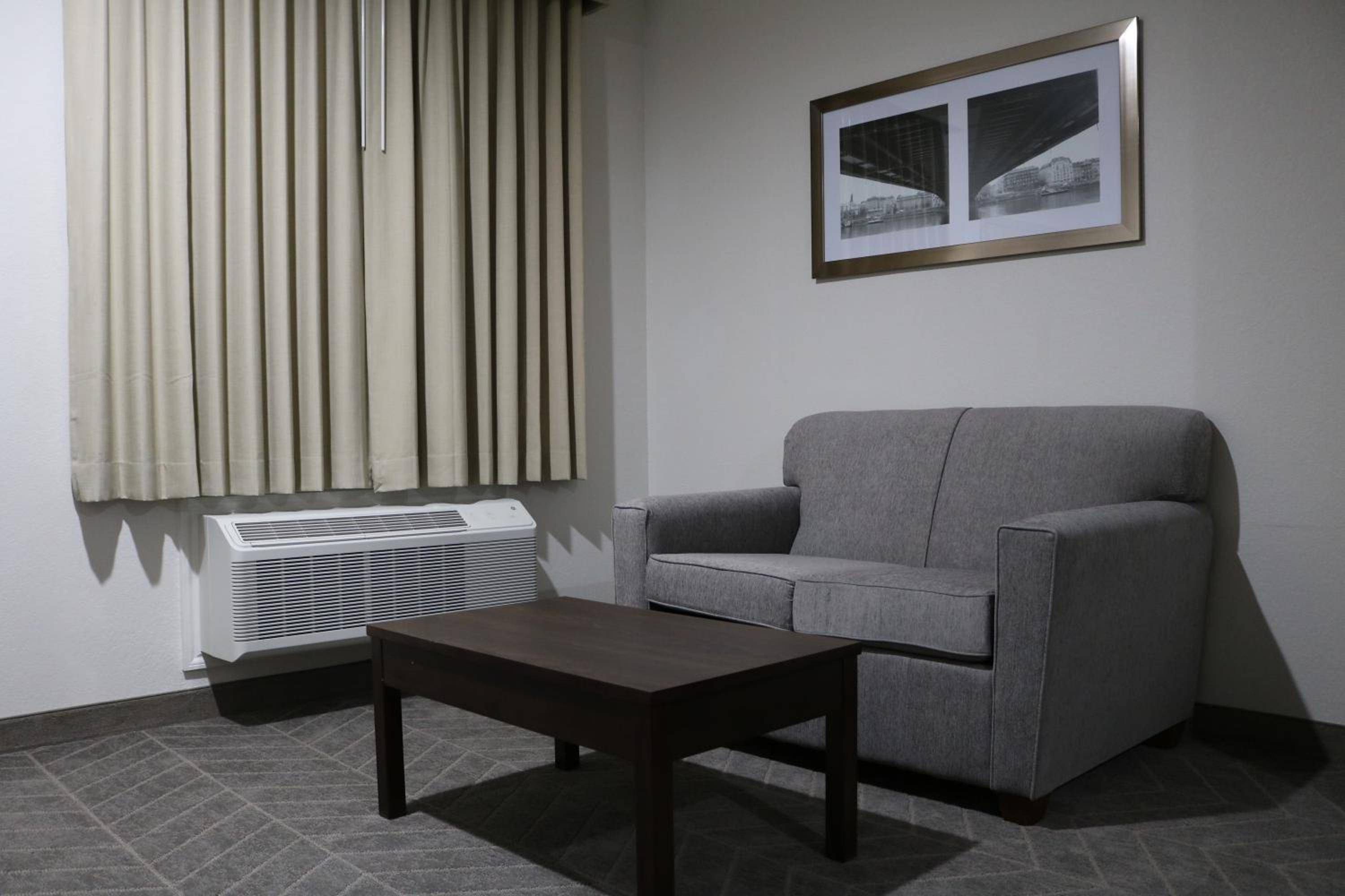 Scottish Inns & Suites