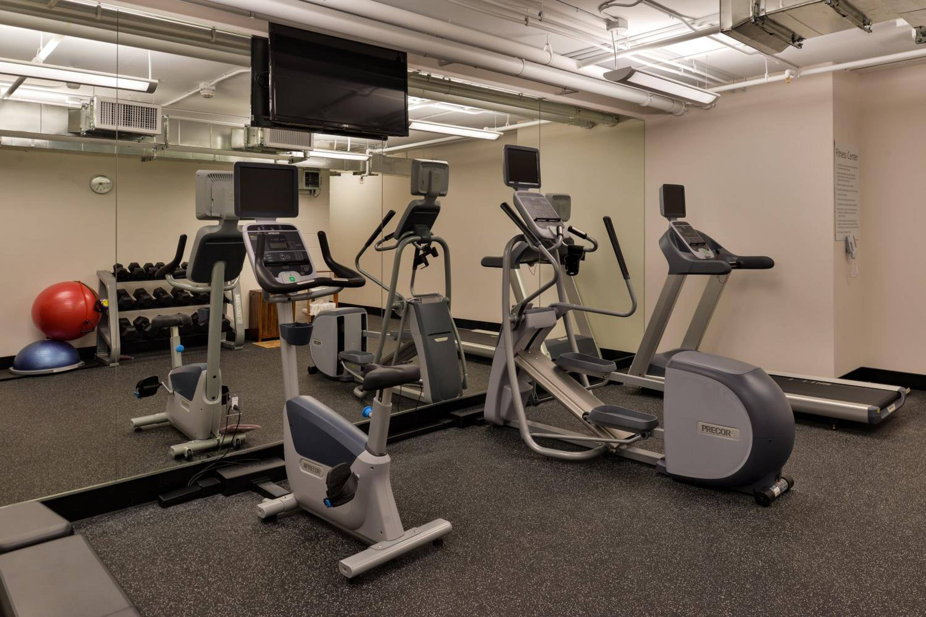 Holiday Inn Express & Suites San Diego - Mission Valley, an IHG Hotel