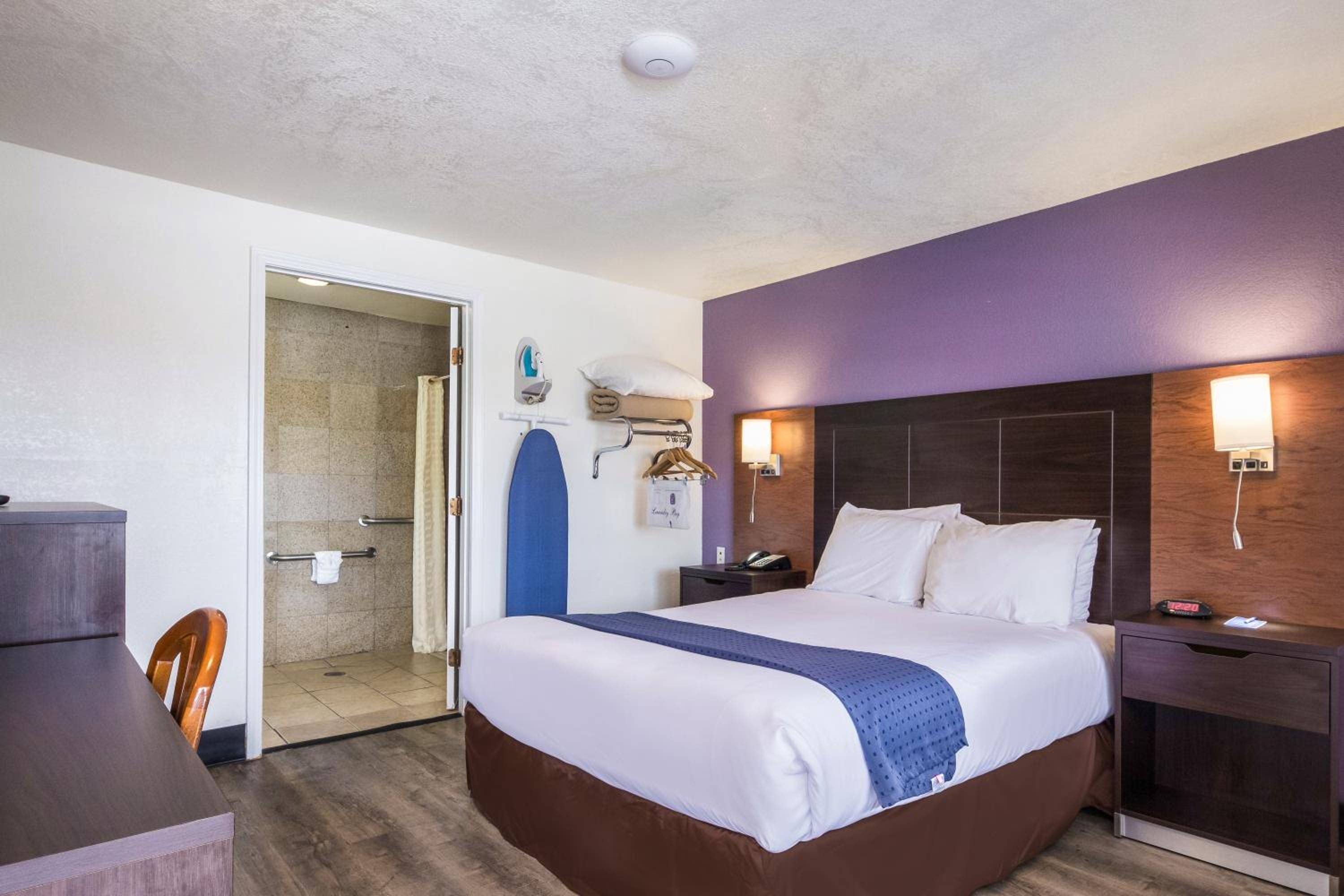 Rodeway Inn near Downtown Monterey