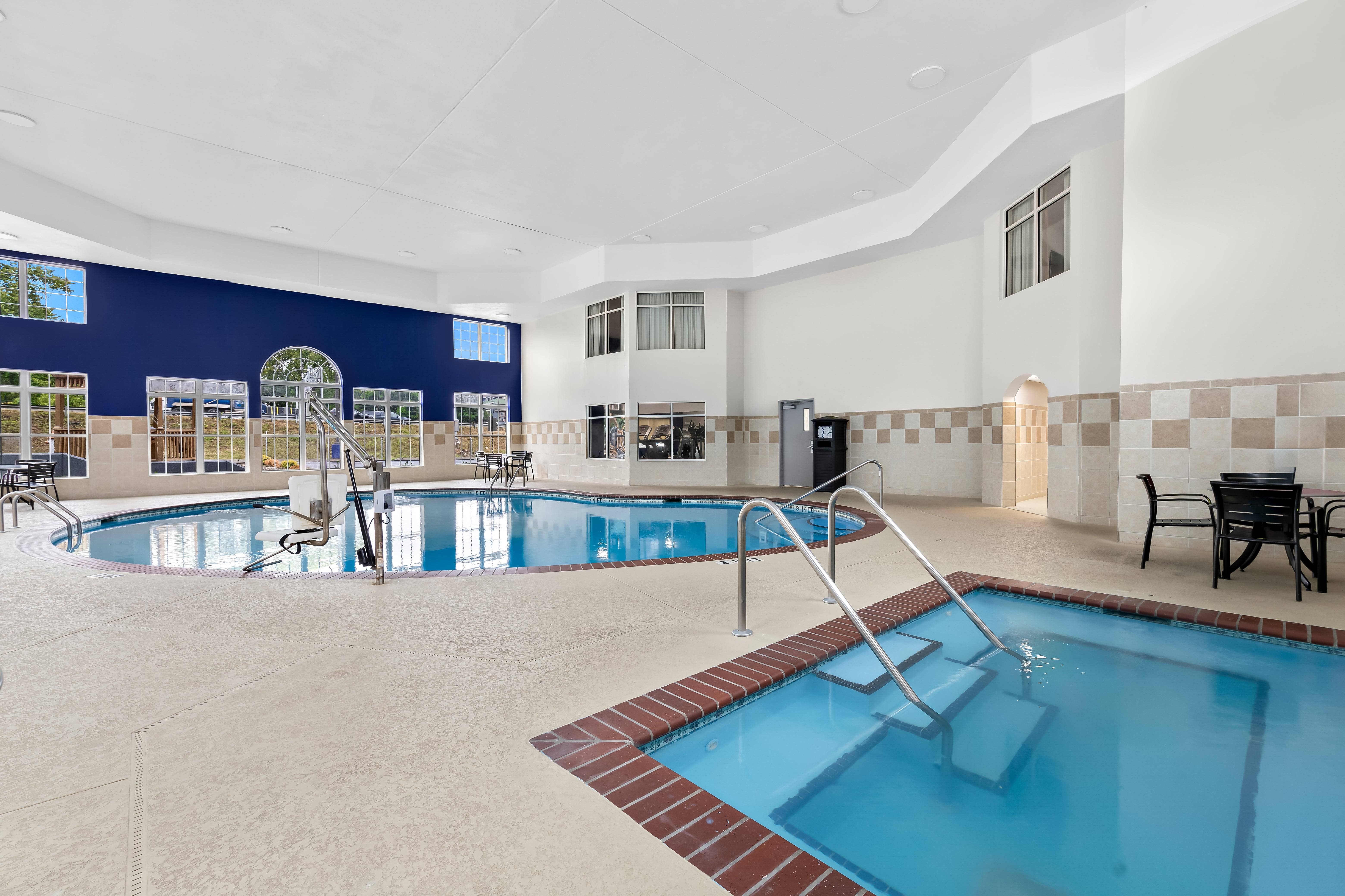 Comfort Inn & Suites Nashville Near Tanger Outlets