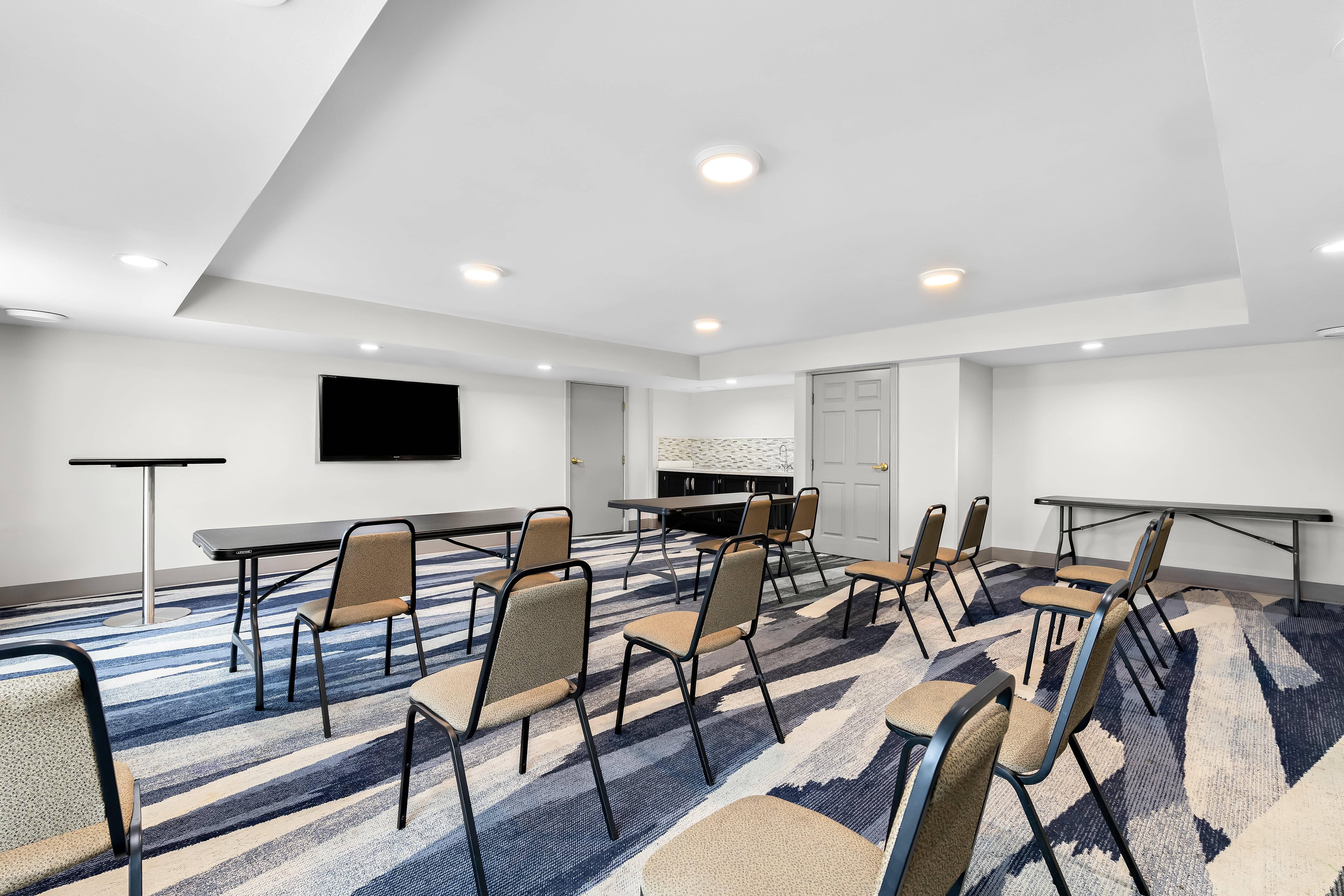 Comfort Inn & Suites Nashville Near Tanger Outlets