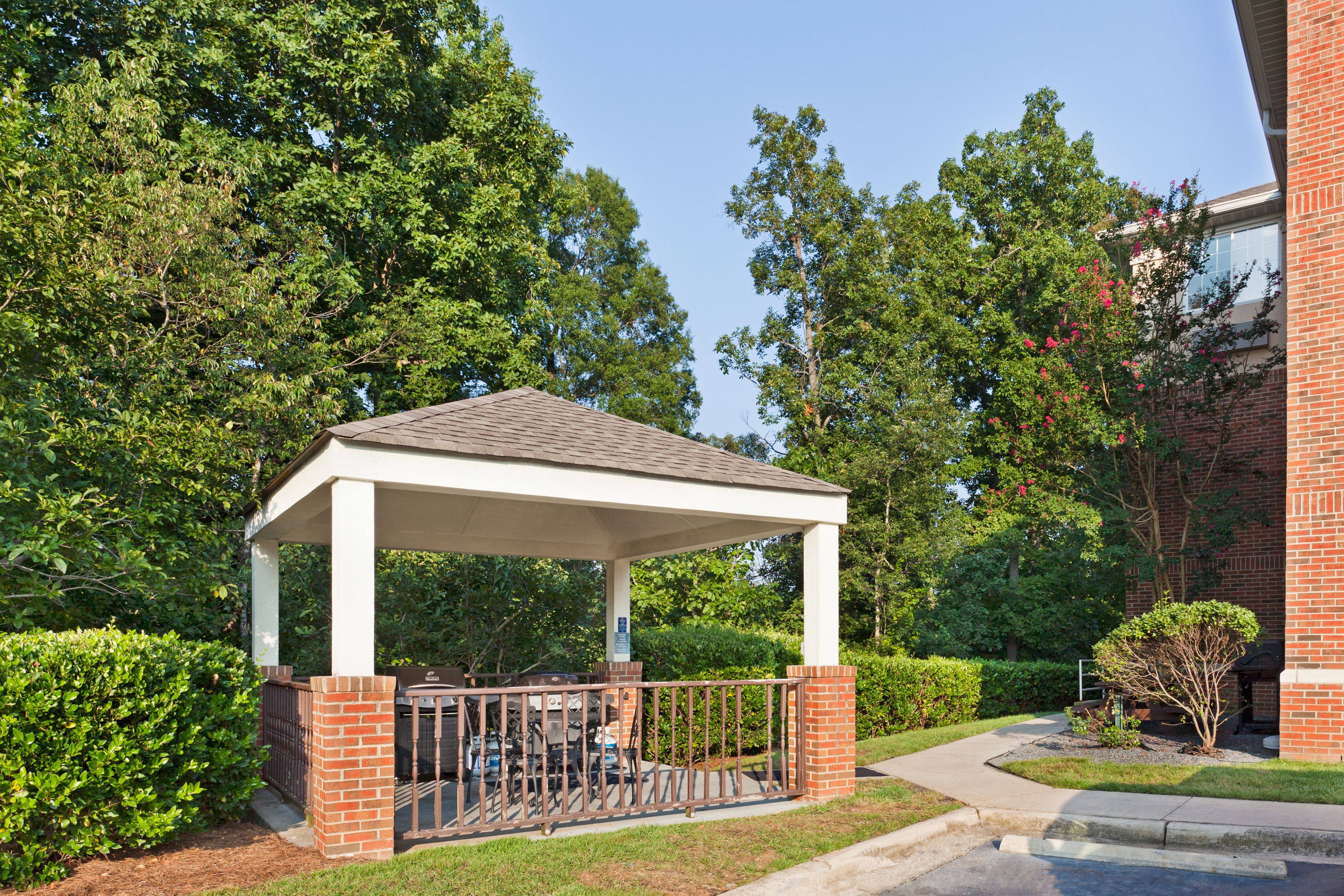 Sonesta Simply Suites Charlotte University