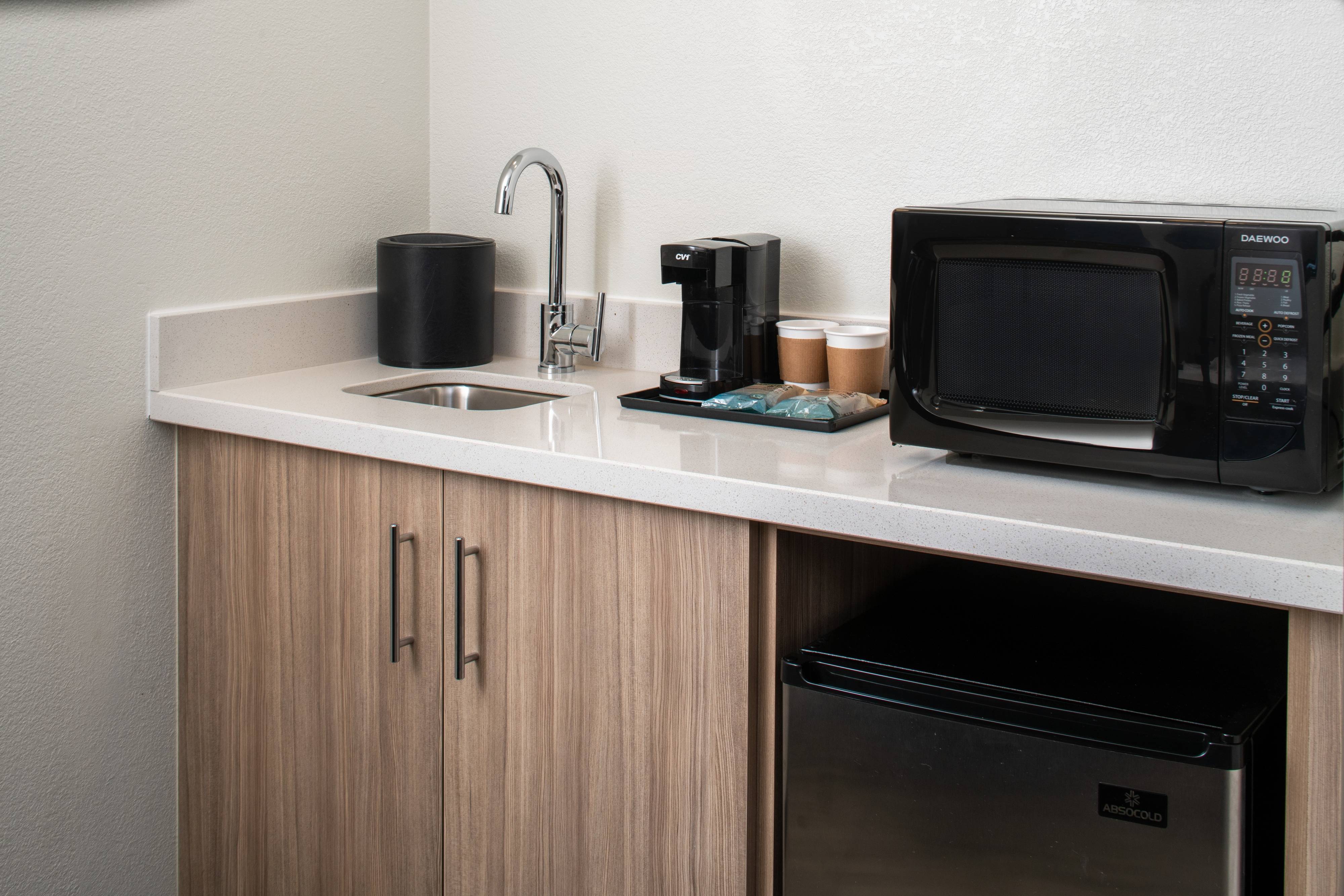 Sonesta Select Nashville Airport Suites