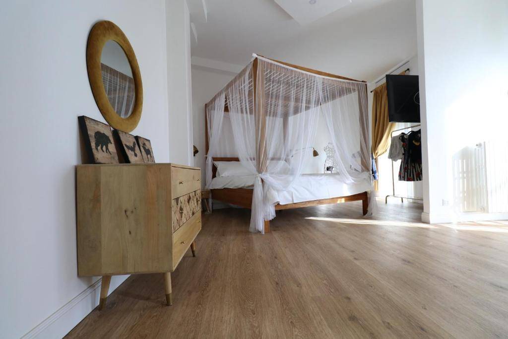 Baby hotel
