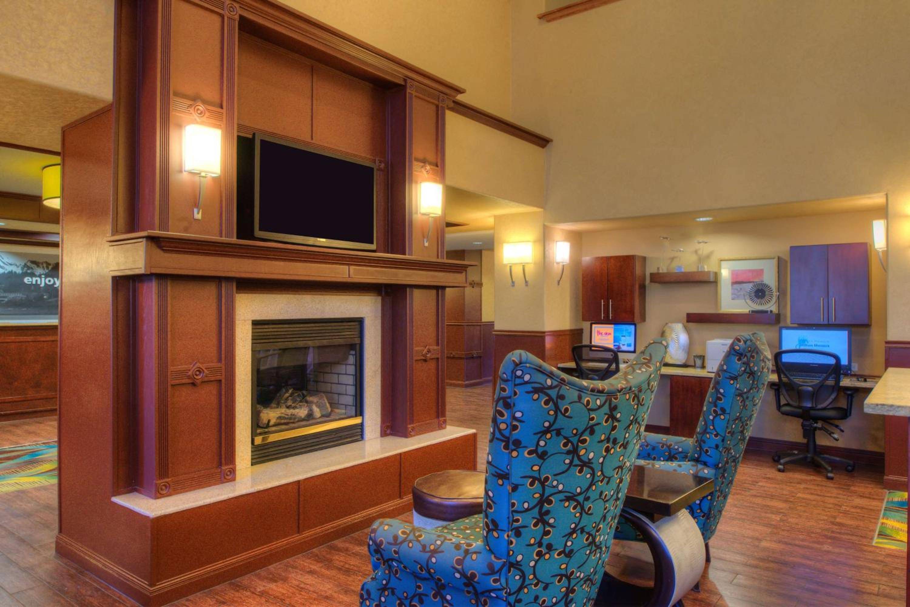 Hampton Inn & Suites Ontario