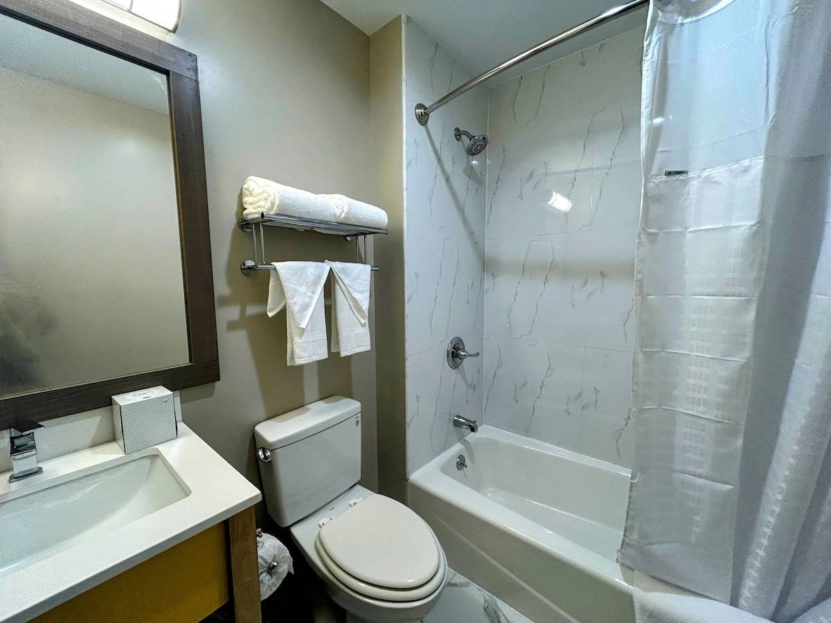 Days Inn by Wyndham Staten Island