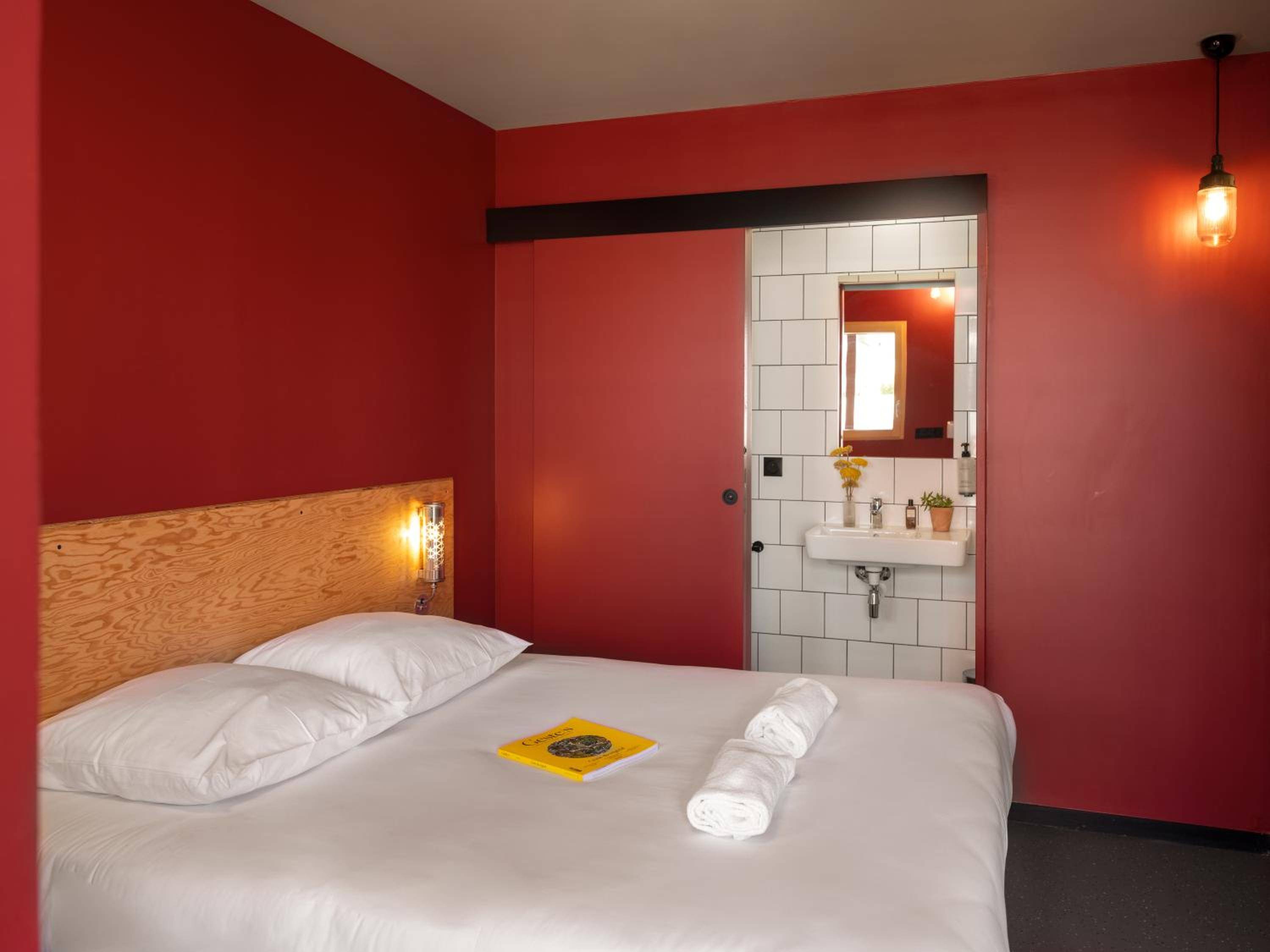 Eklo Paris Roissy CDG Airport