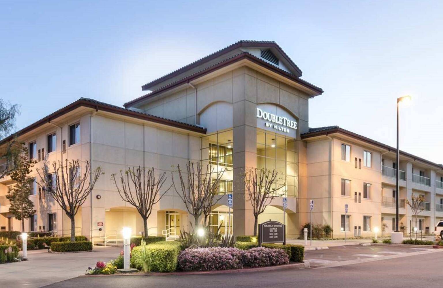 DoubleTree by Hilton Ontario Airport