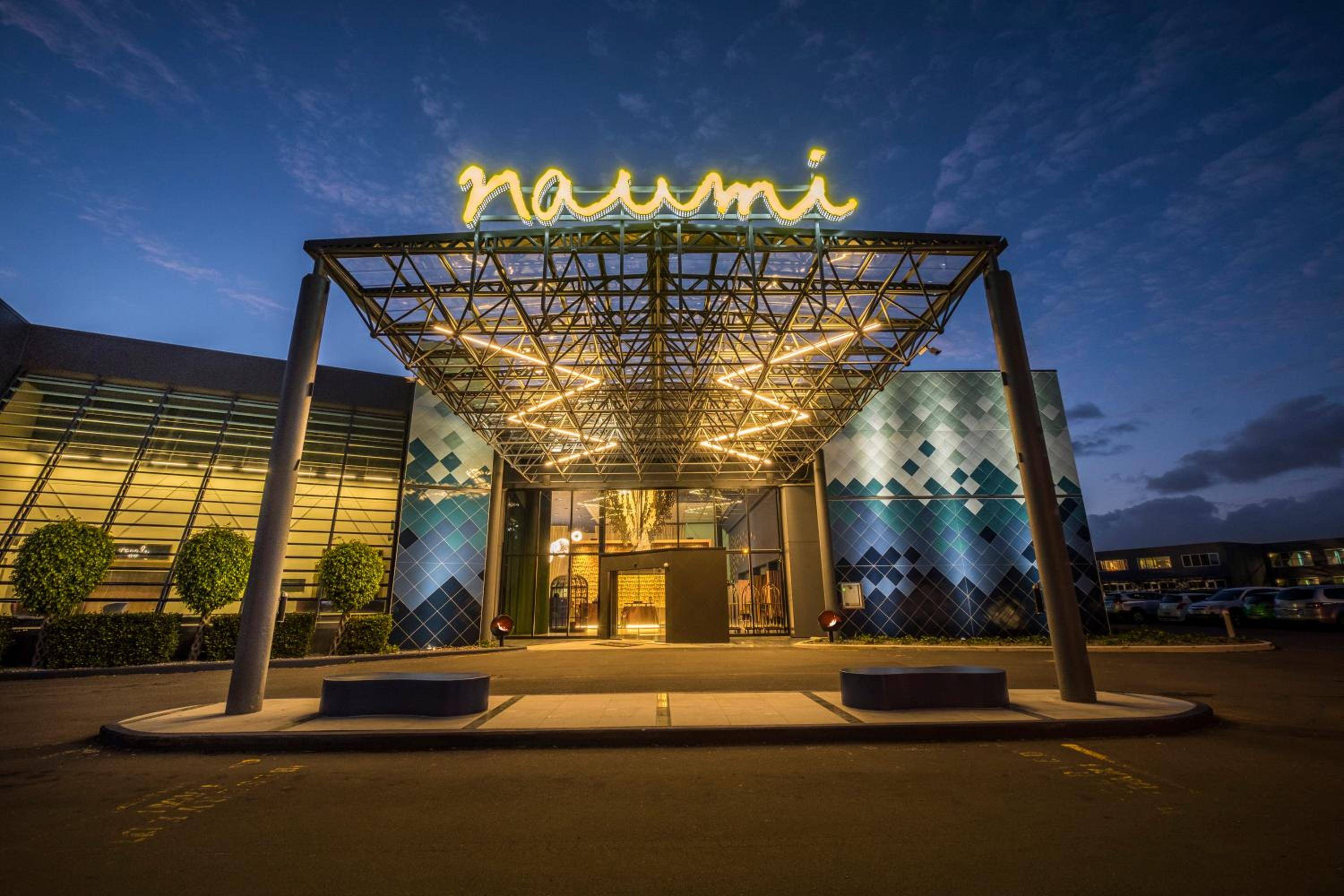 Naumi Auckland Airport