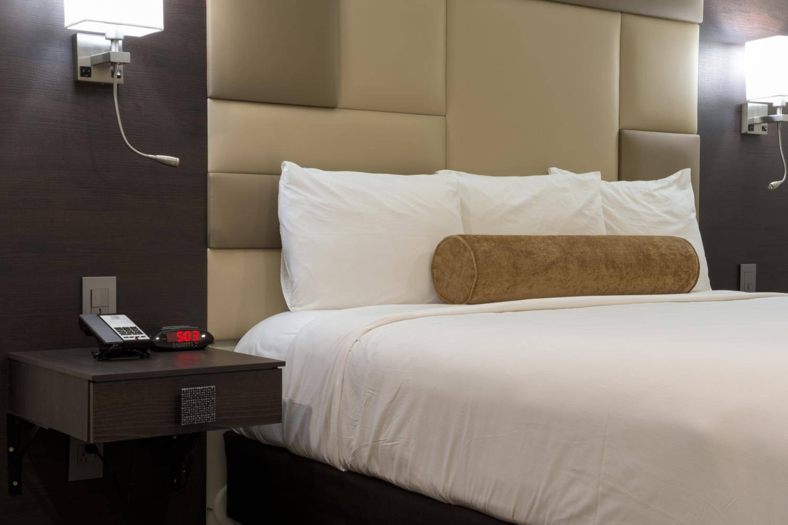 Hotel Xilo Glendale