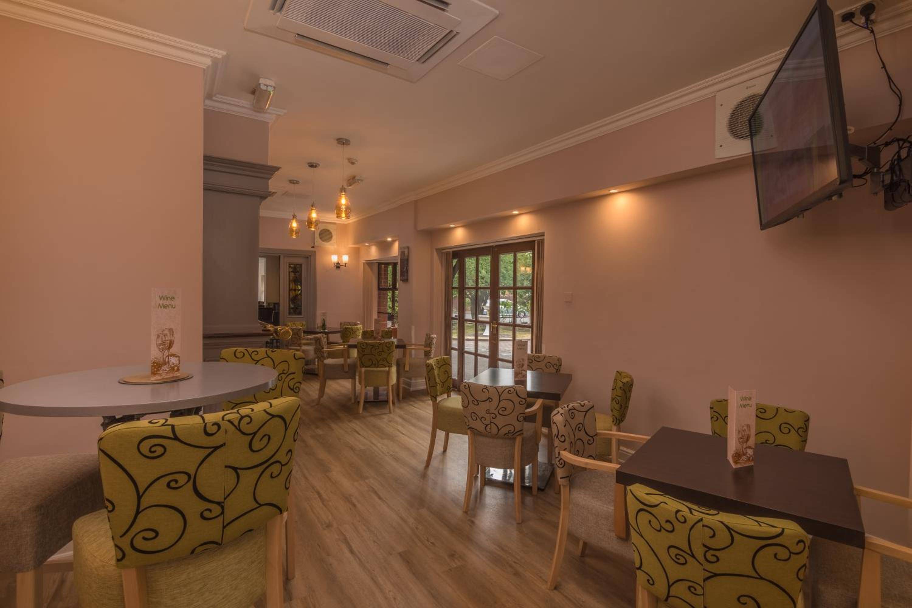 Bridge House Hotel