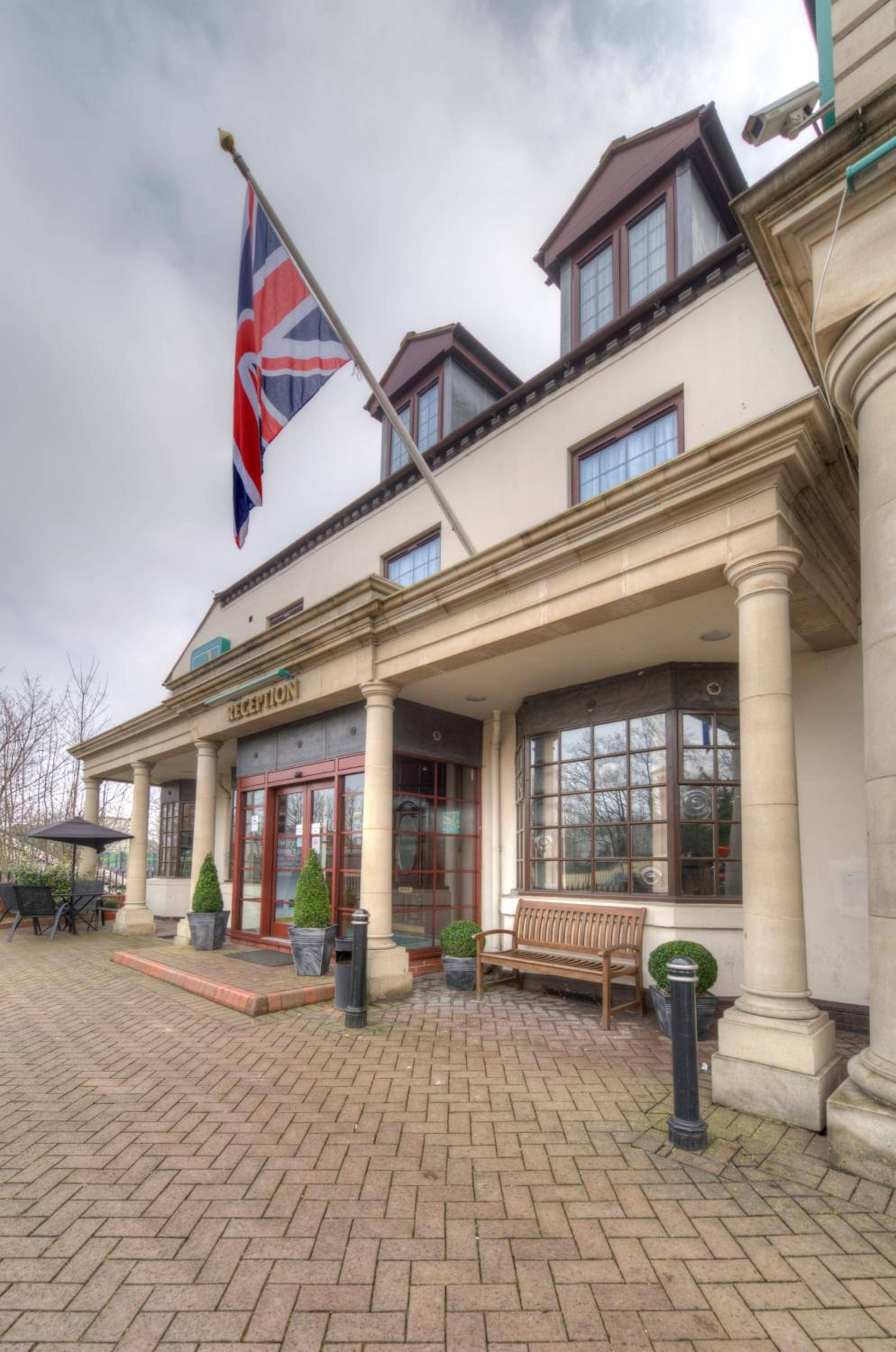 Bridge House Hotel