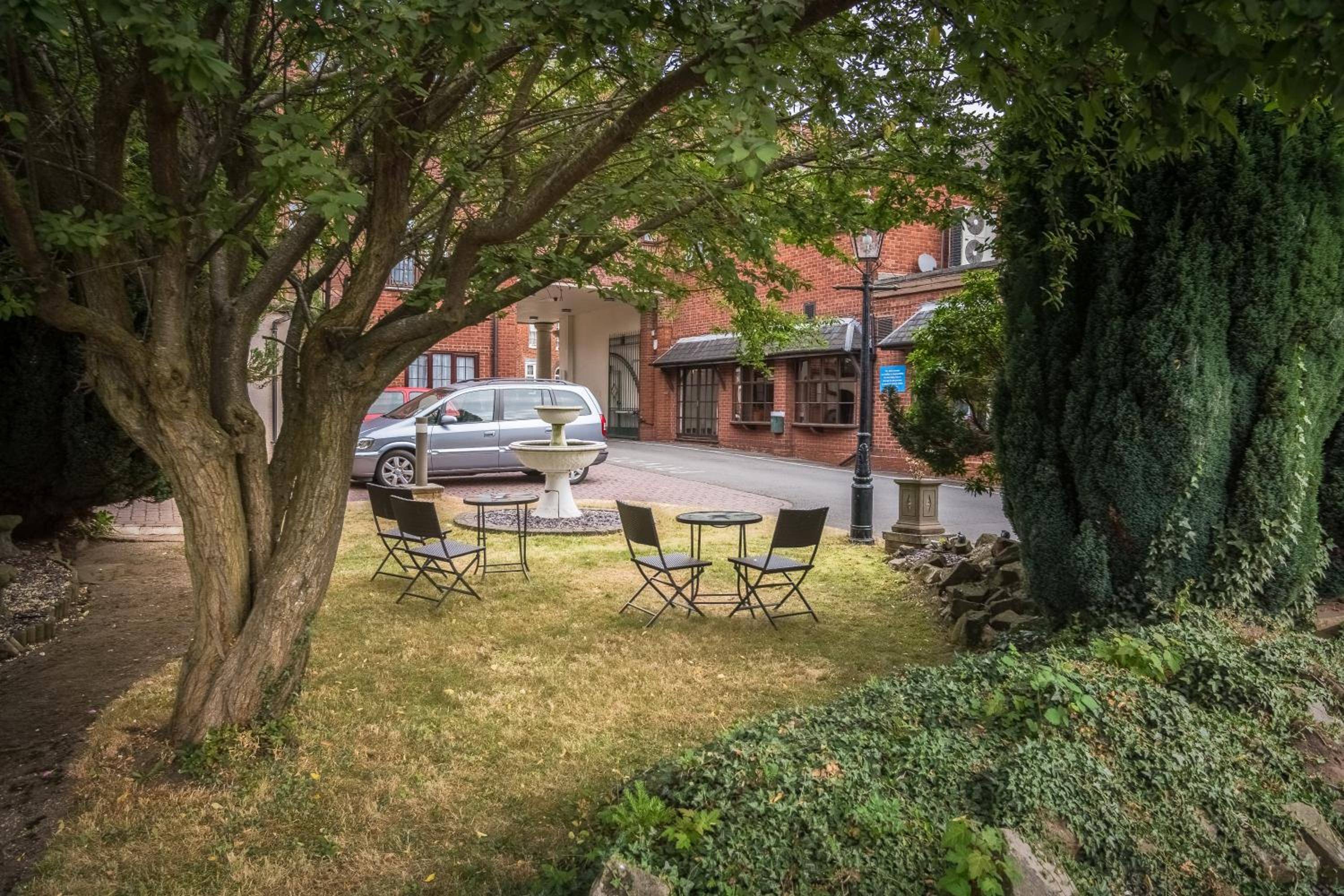 Bridge House Hotel