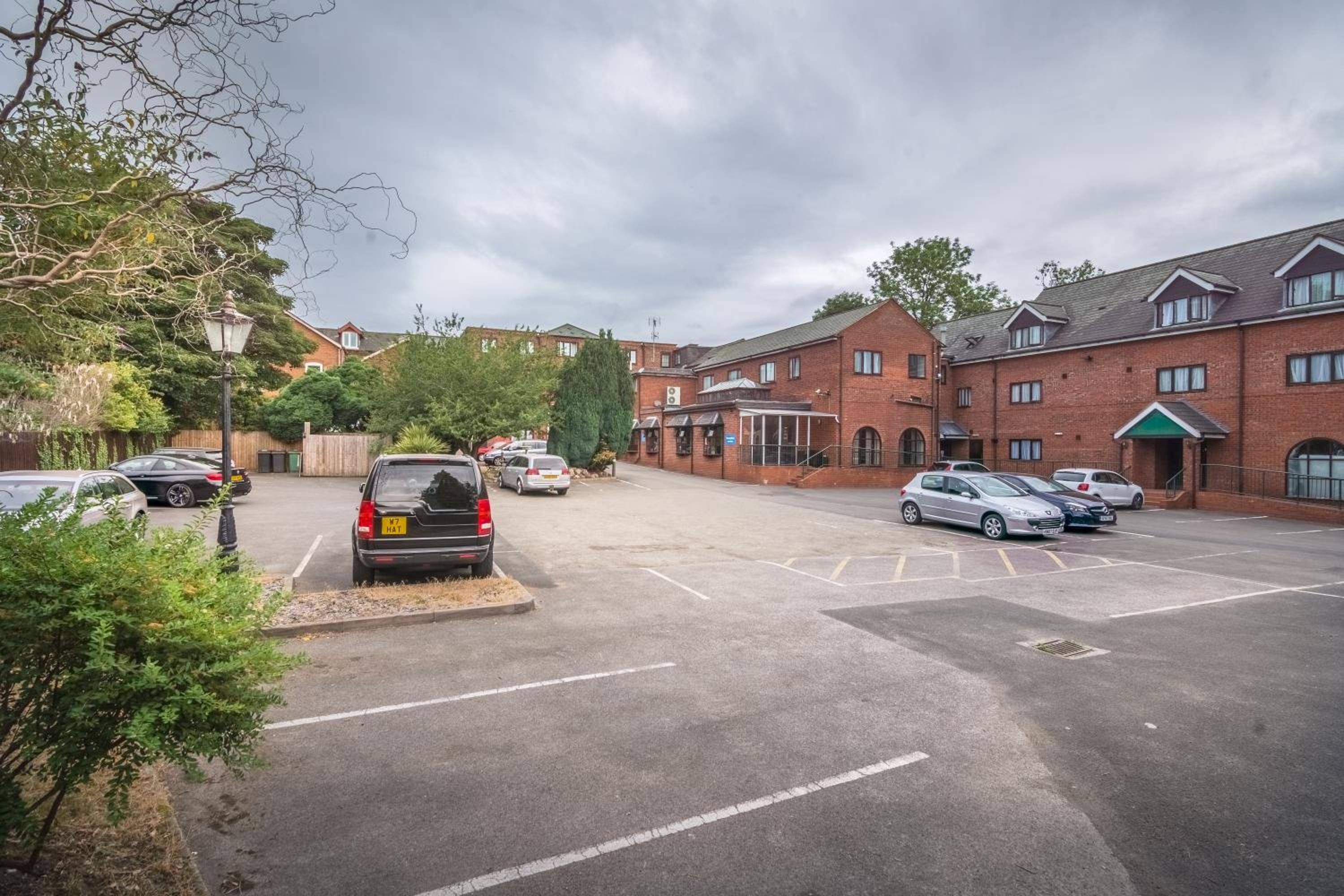 Bridge House Hotel